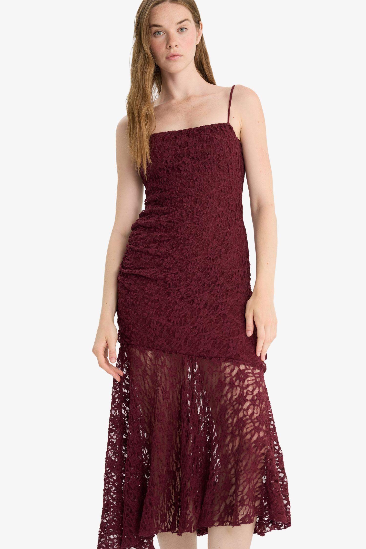 فستان ميدي دانتيل سليم فيت بوديكون بحمالات