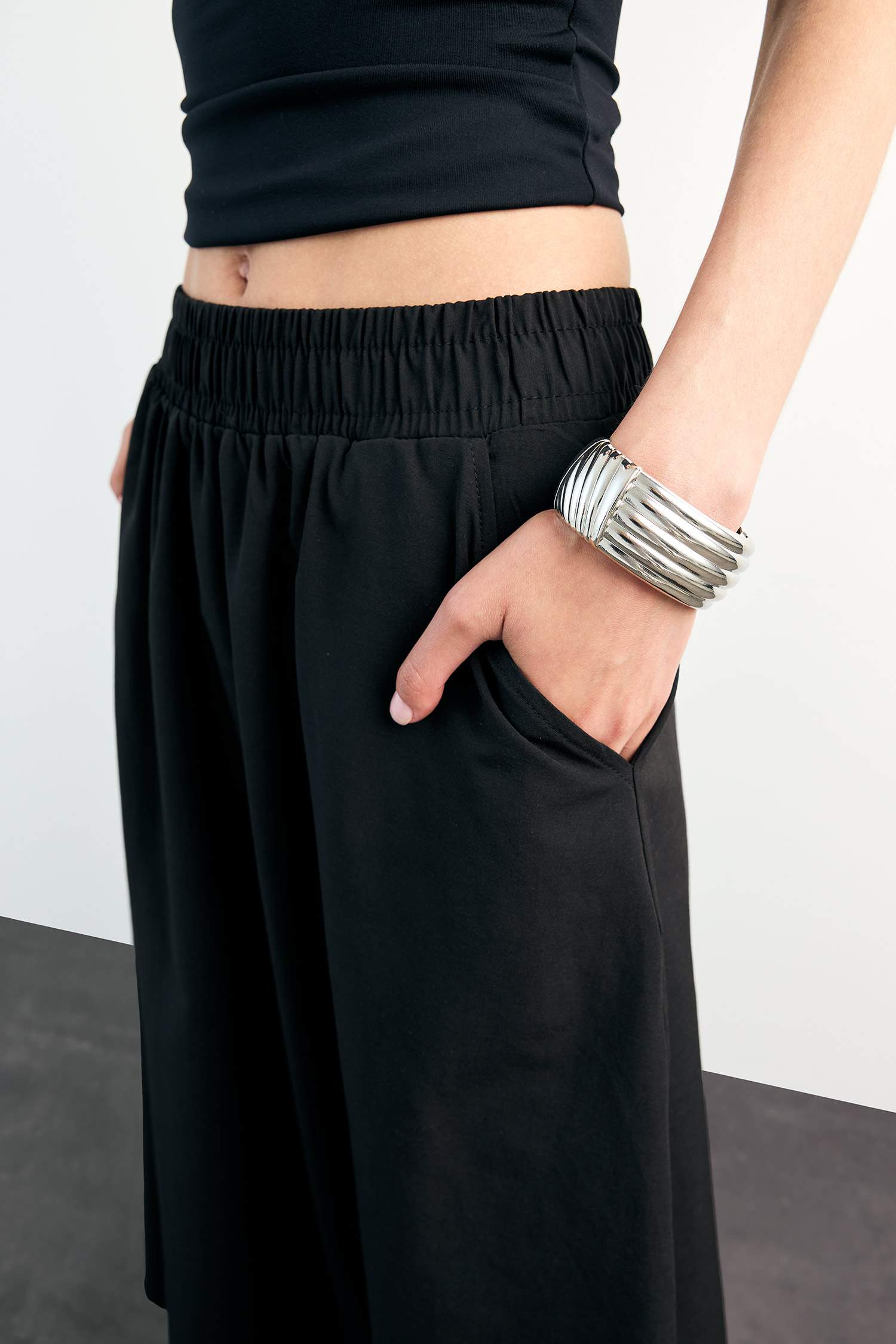 Beli Lastikli Cepli Siyah Maxi Etek