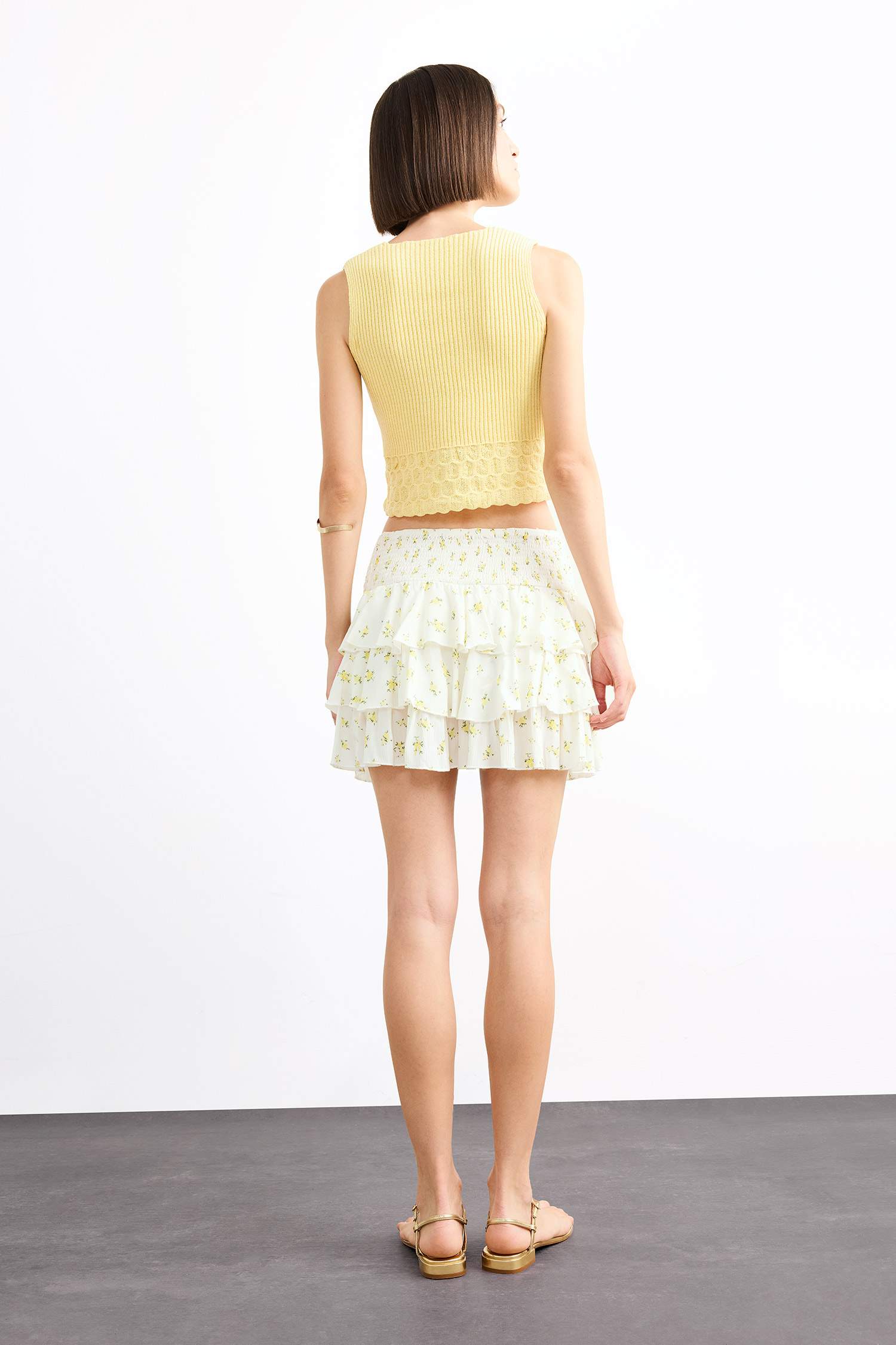 تنورة قصيرة فلورال بخصر مطاطي