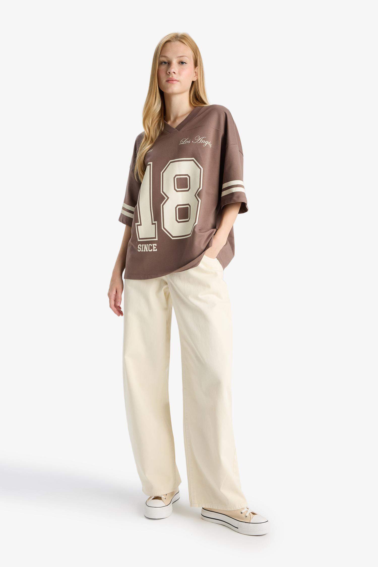 تيشيرت نص كم اوفر سايز بياقة V