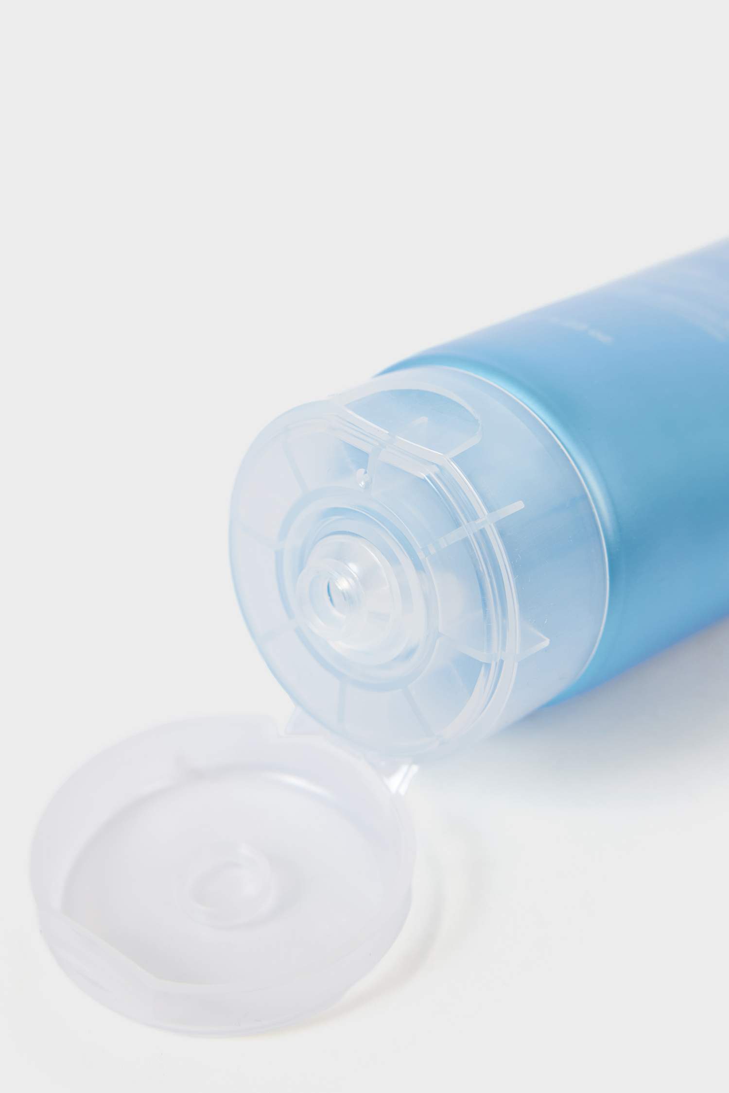 Medicube Zero Foam Cleanser 120gr – Geniş Gözenek ve Mikro Toz Karşıtı Arındırıcı Yüz Temizleme Köpüğü