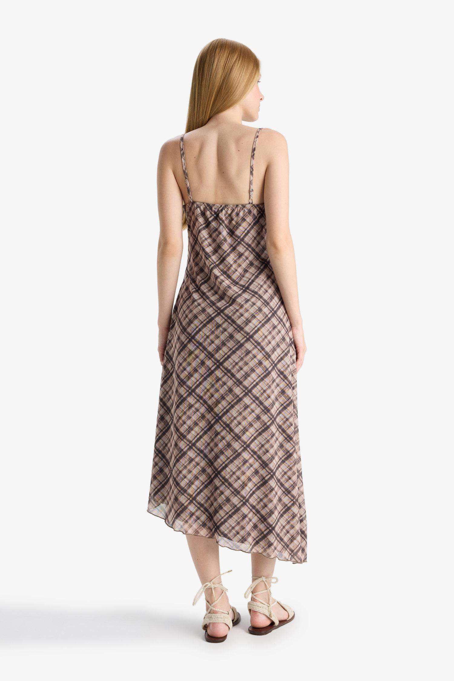 فستان ميدي كاروهات تول بحمالات وياخة V