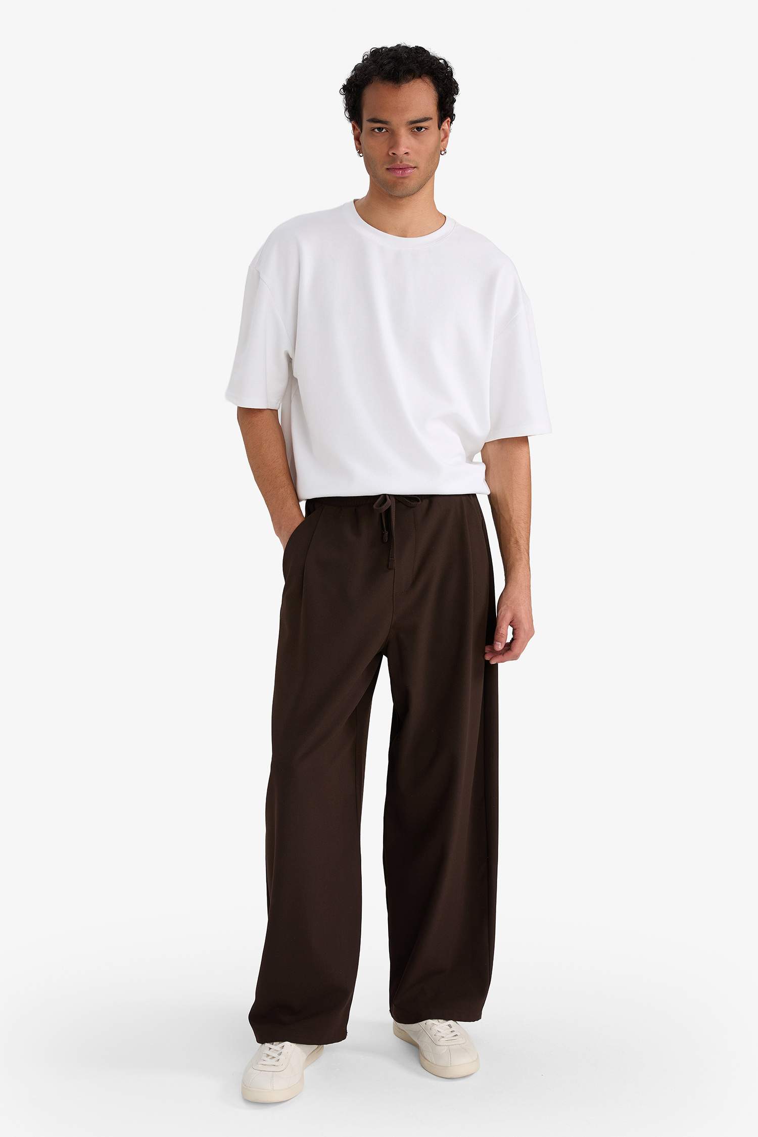 Barrel Fit Geniş Düz Paça Cepli Pantolon