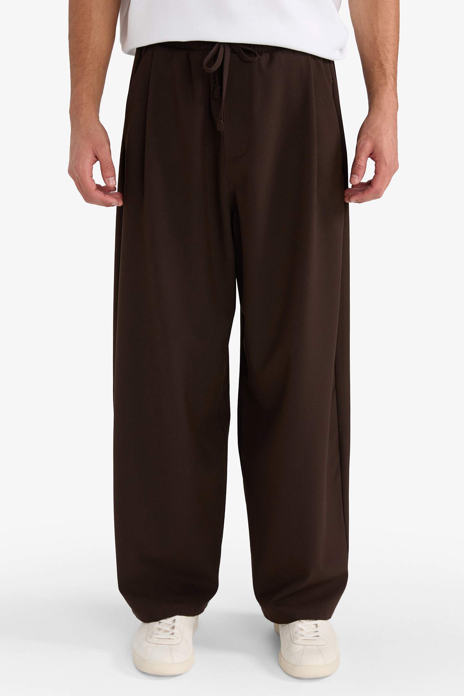 Barrel Fit Geniş Düz Paça Cepli Pantolon