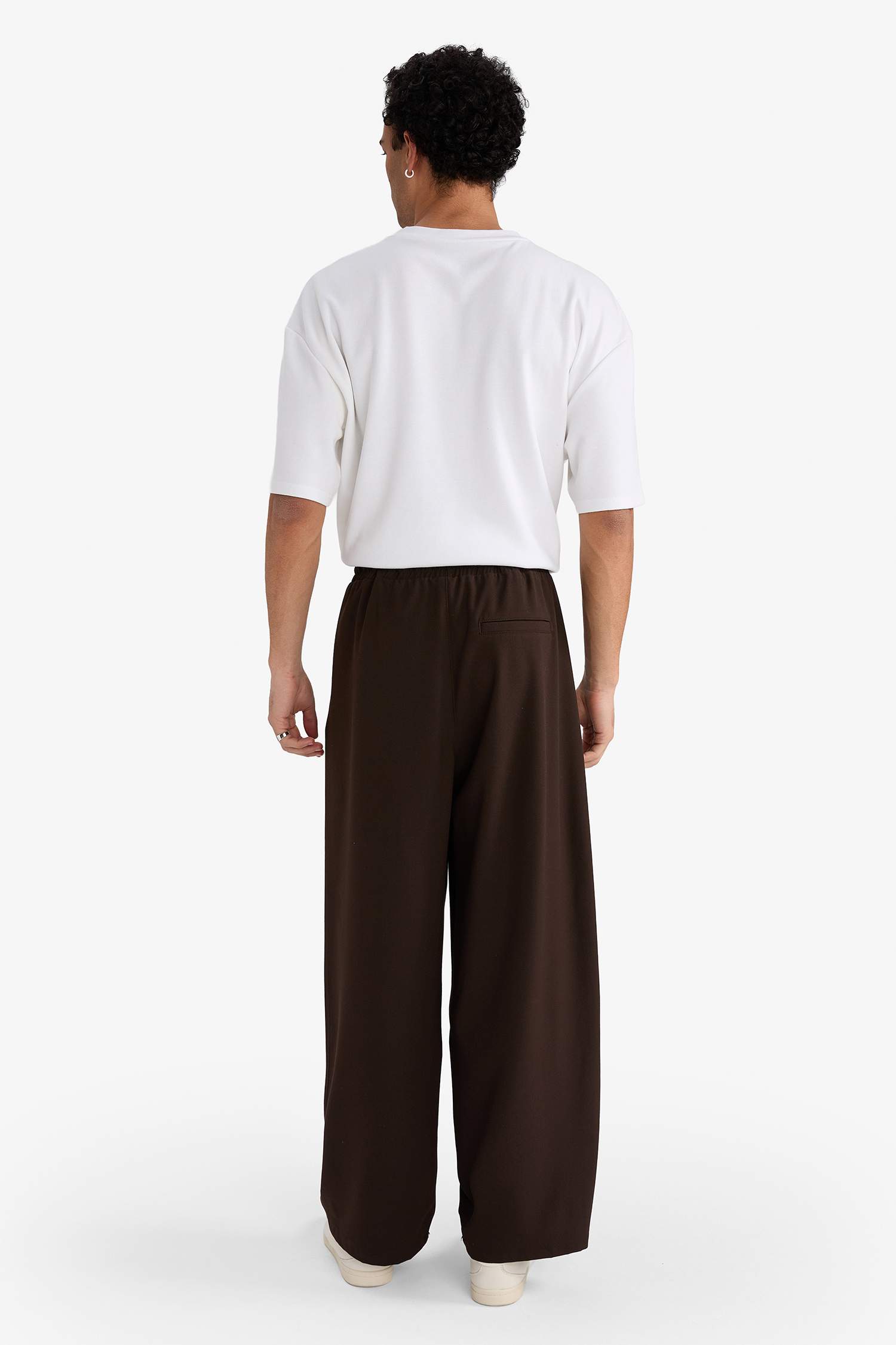 Barrel Fit Geniş Düz Paça Cepli Pantolon