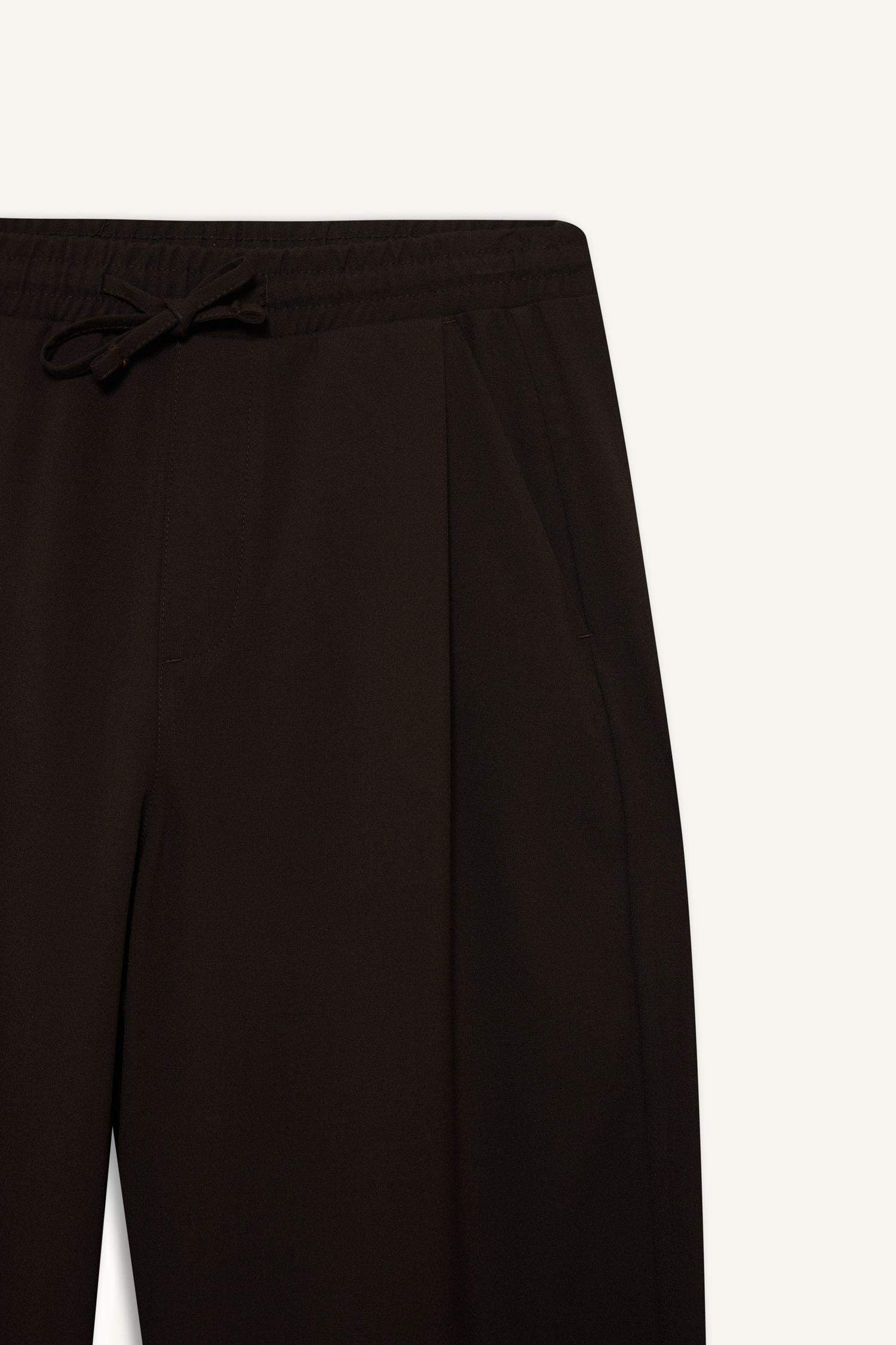 Barrel Fit Geniş Düz Paça Cepli Pantolon