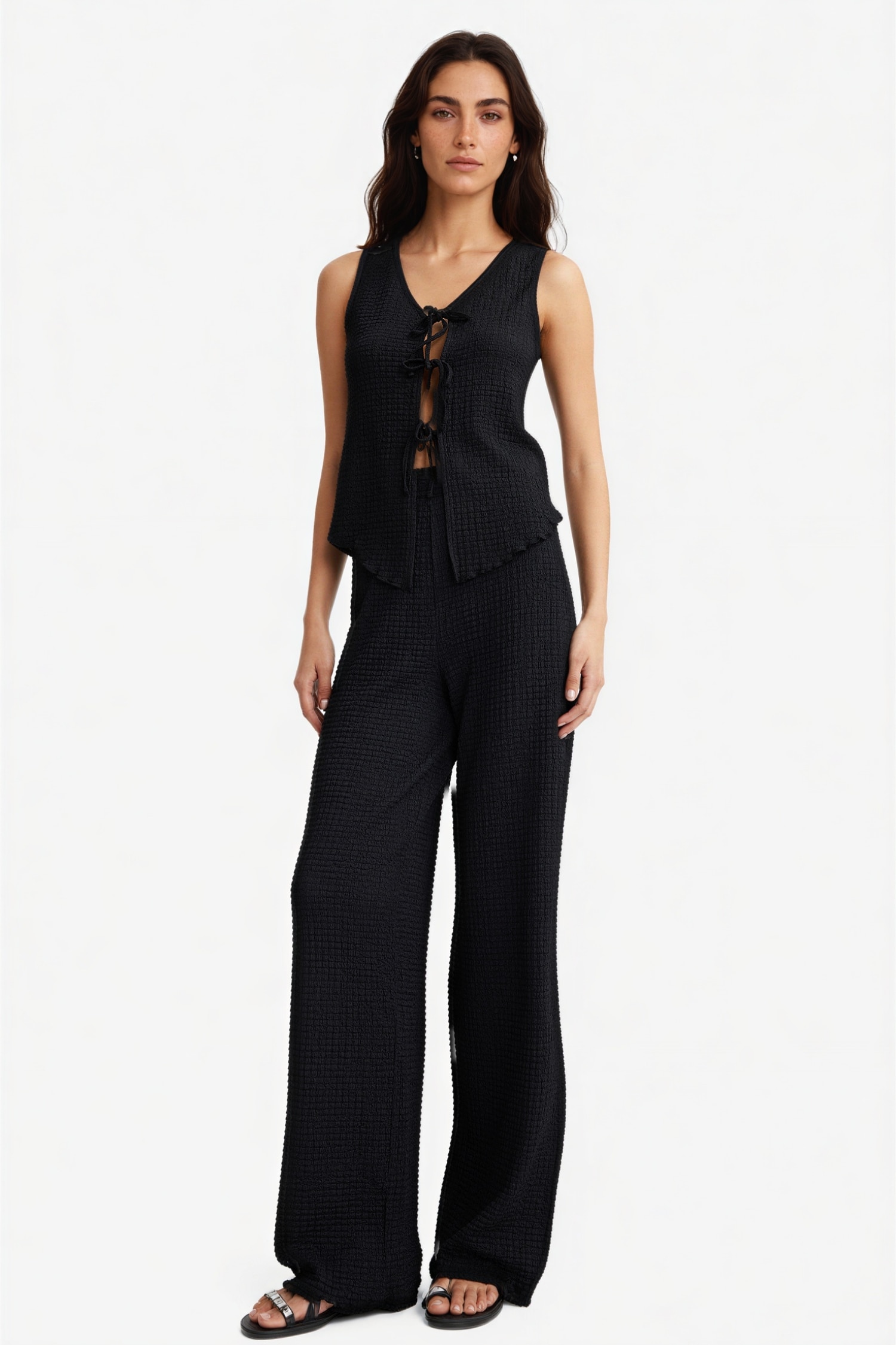 DeFacto Slim Fit Dar Kesim V Yaka Önden Bağlamalı Kırışık Dokulu Kolsuz Bluz görsel 2