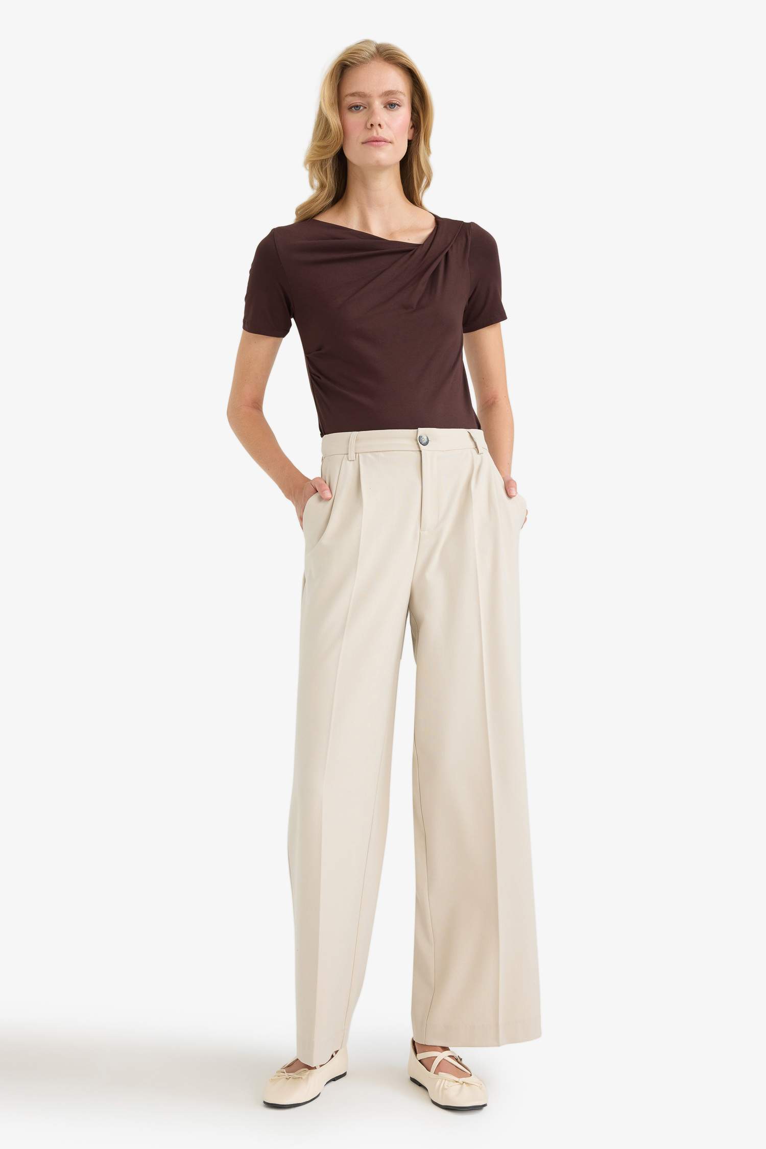 Slim Fit Dar Kesim Kayık Yaka Kısa Kollu Bluz