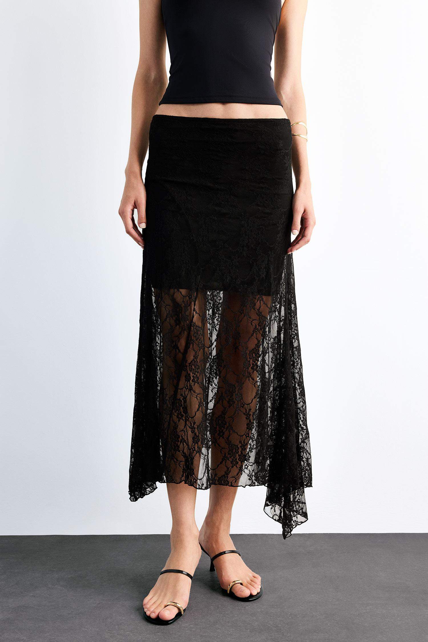 تنورة ميدي دانتيل بخصر مطاطي بنصف بطانة