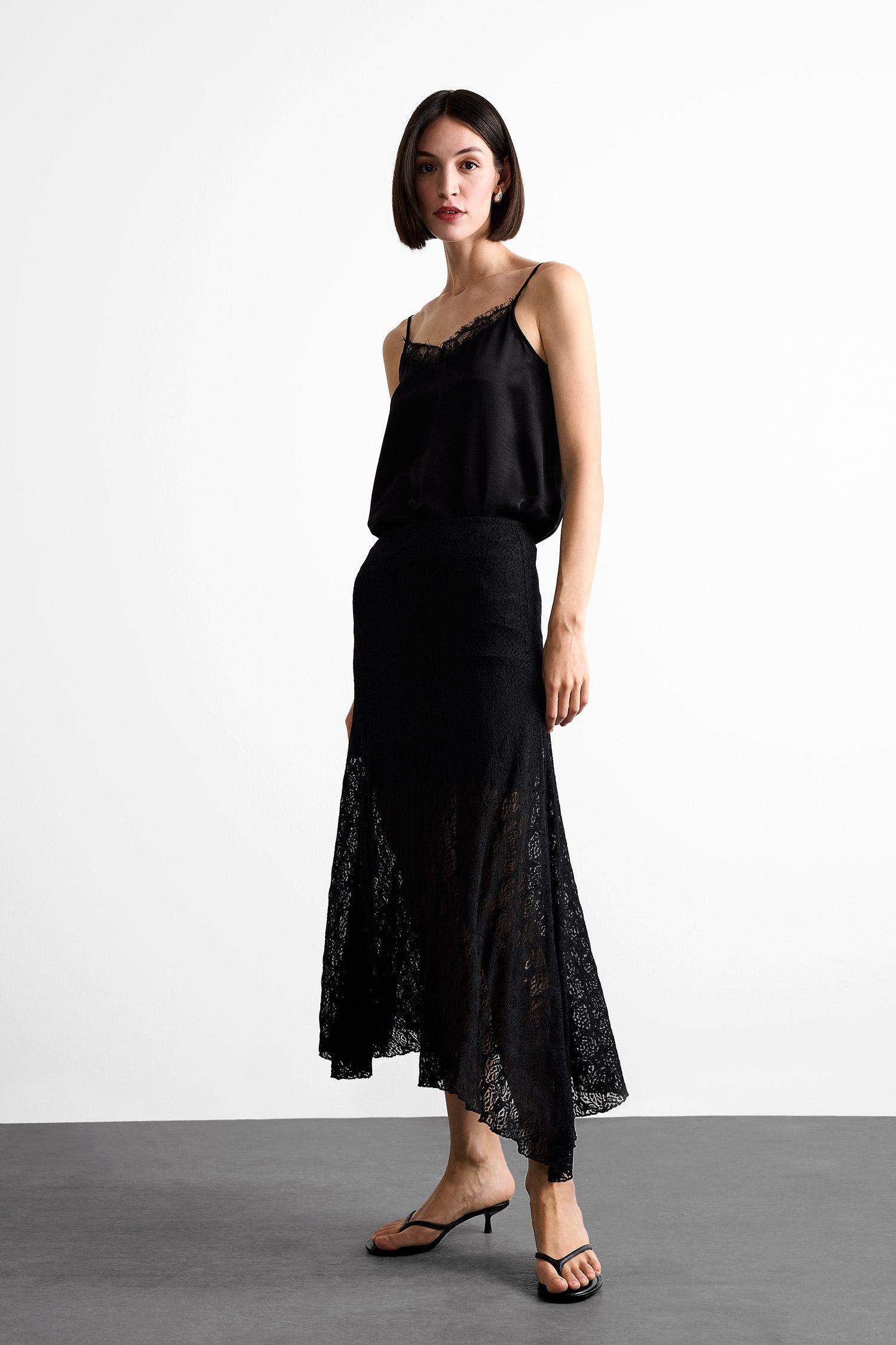 Beli Lastikli Maxi Asimetrik Siyah Dantel Etek