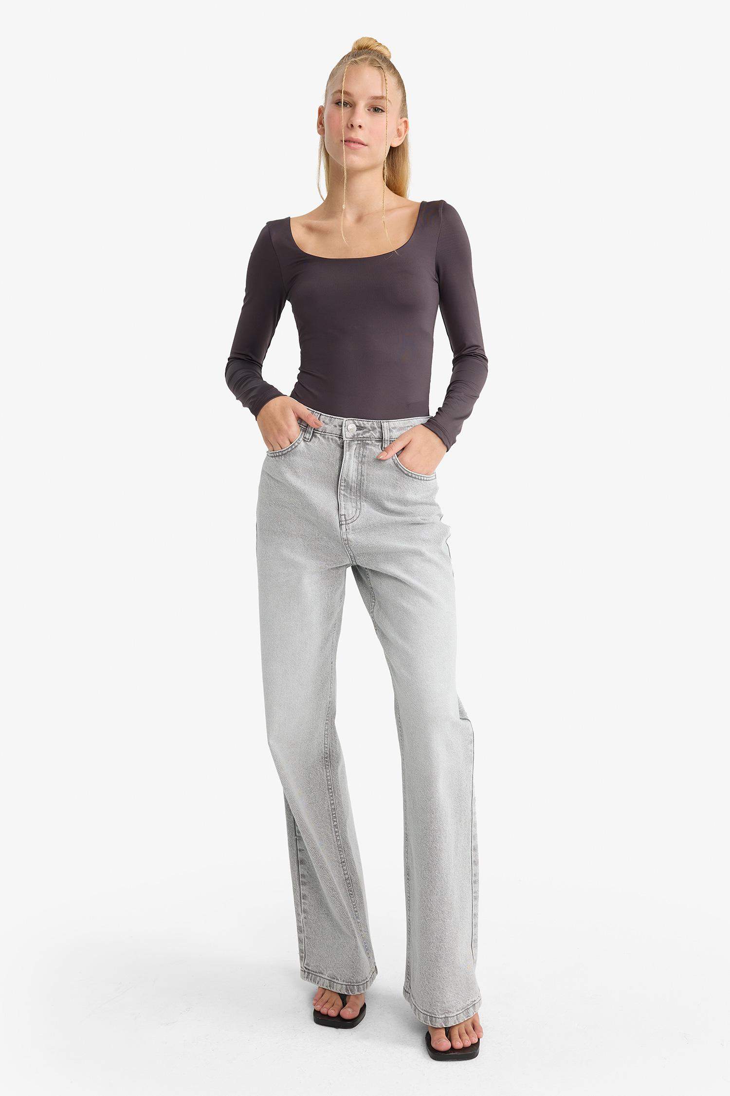 U-Neck Long Sleeve Snap Bodysuit