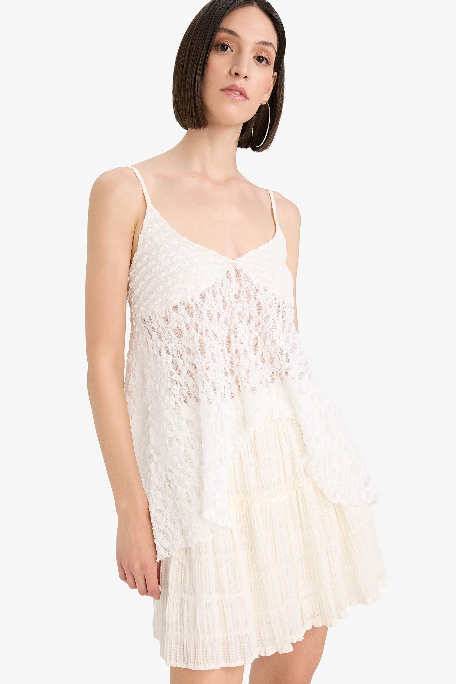 Afra x DeFacto Fitted V Yaka Dantel Askılı Bluz