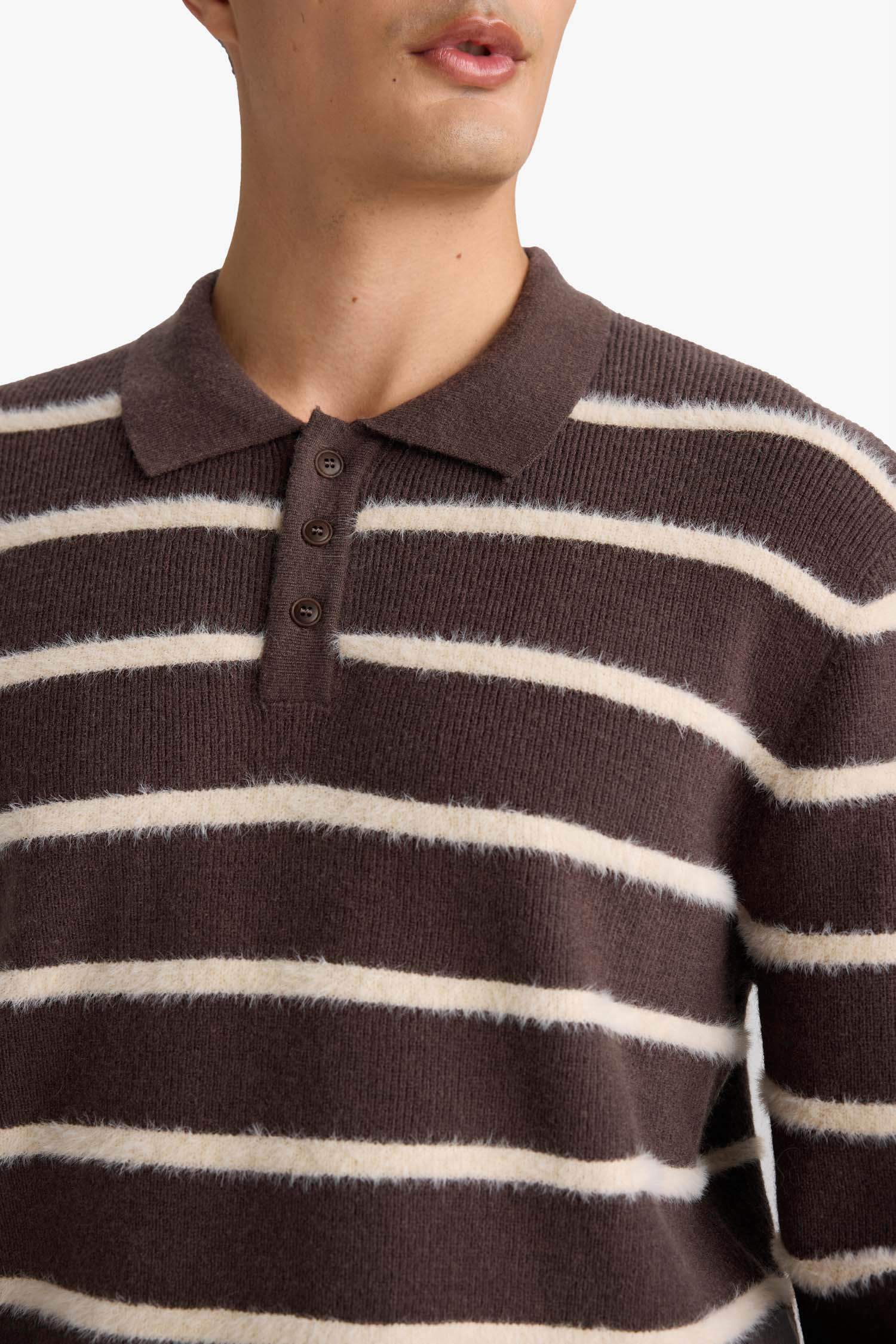 بلوفر تريكو قصة عادية بياقة بولو