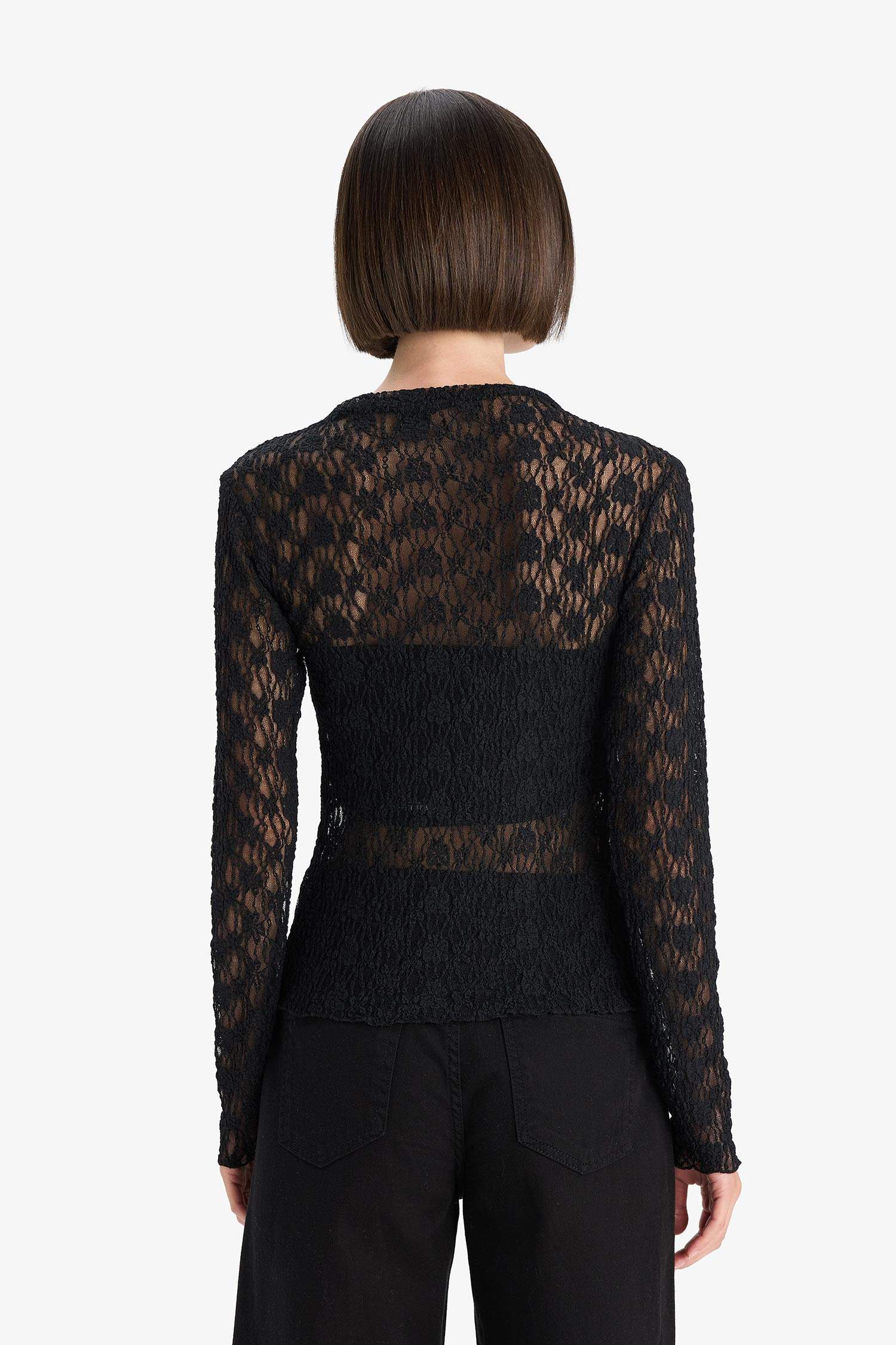 Slim Fit Dar Kesim Kayık Yaka Dantel Uzun Kollu Bluz