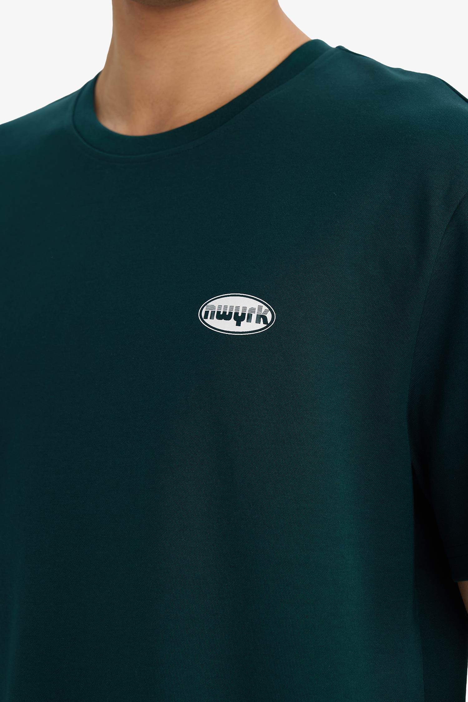 Ауа өткізетін суретті футболка