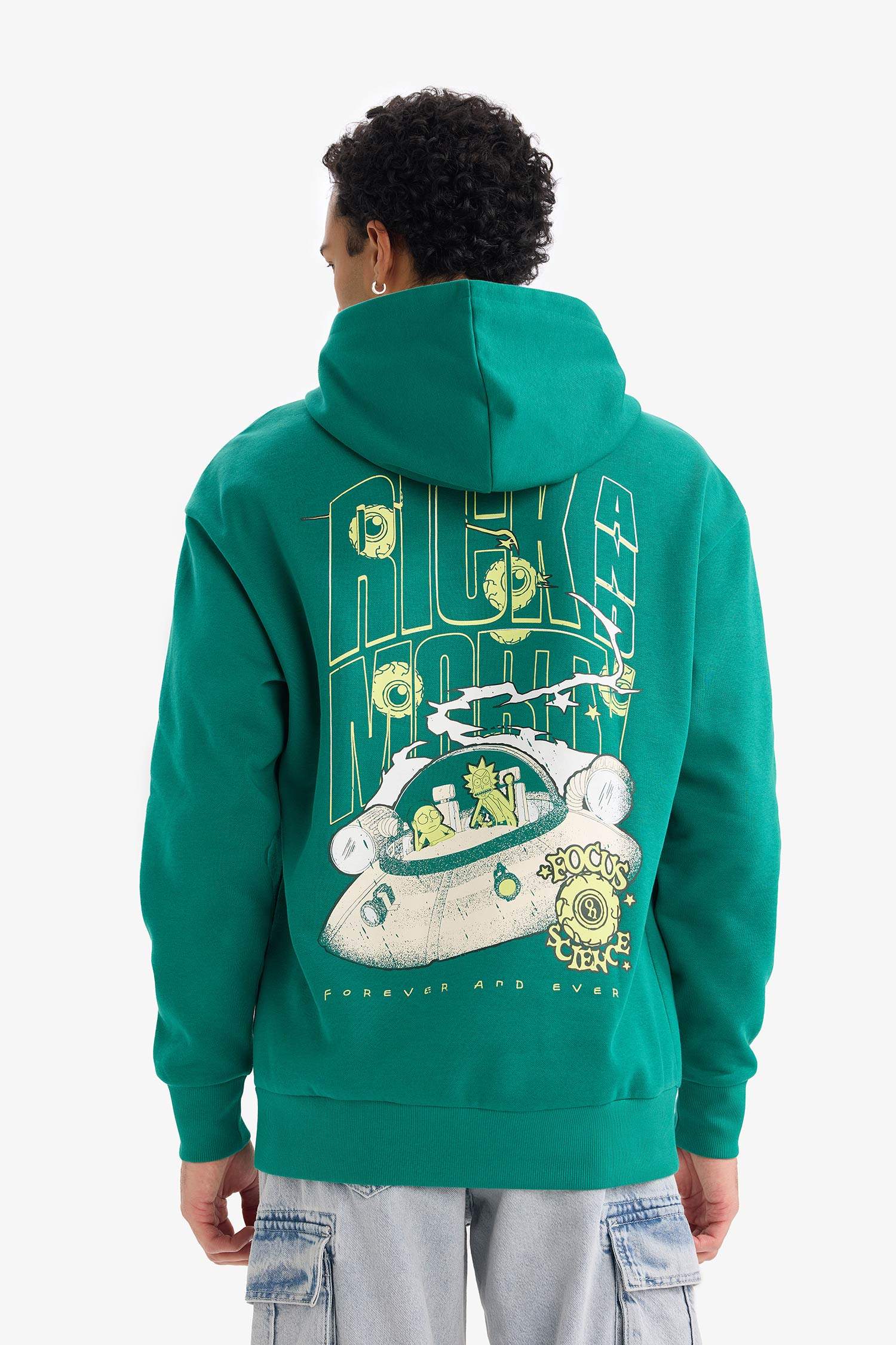 سويت شيرت مطبوع أوفر سايز بغطاء للرأس من ريك ومورتي