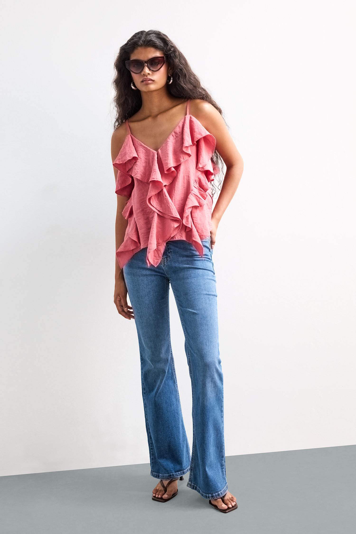 Regular Fit V Yaka Modal Volanlı İnce Askılı Bluz