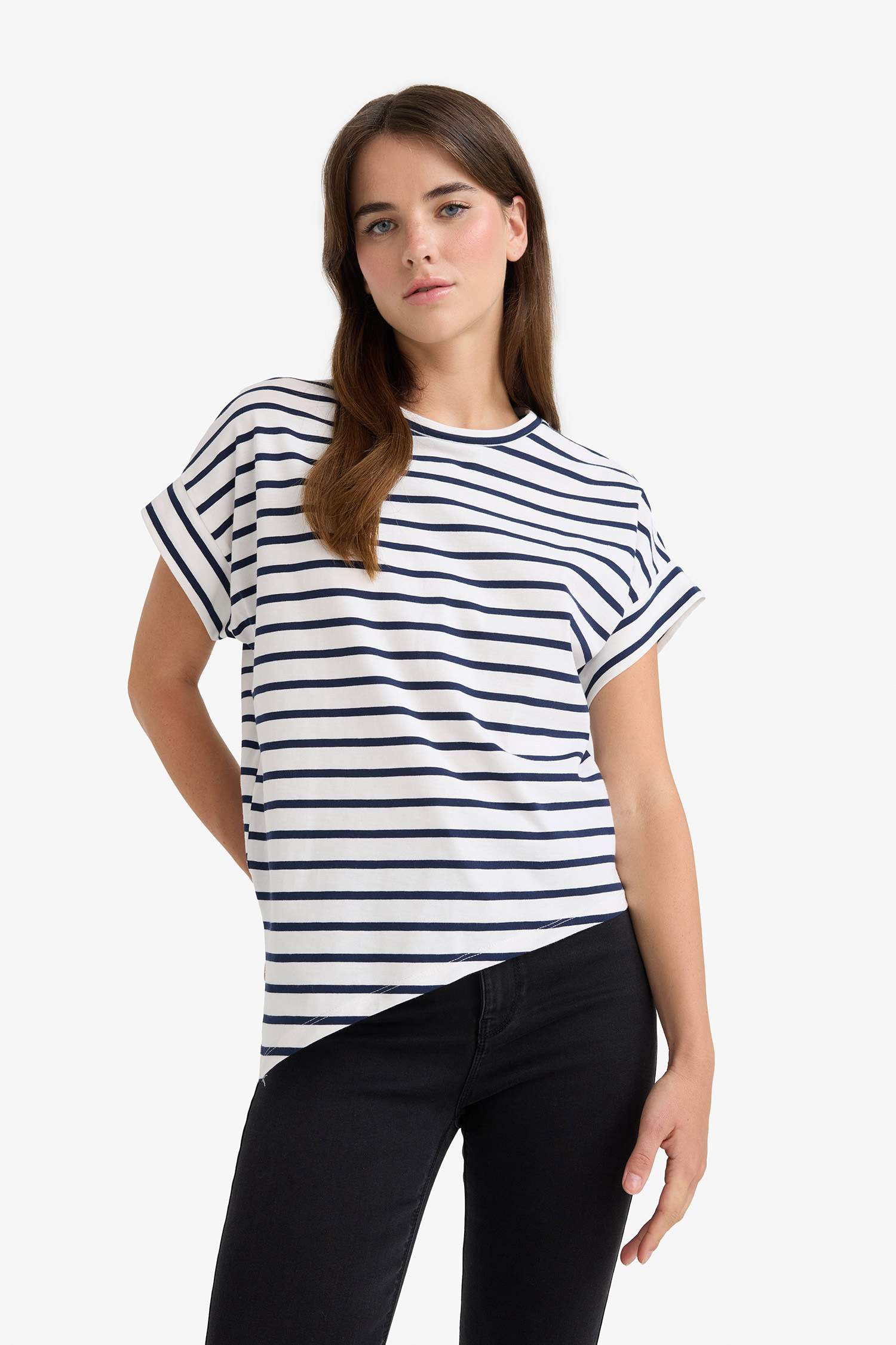 T-shirt rayé asymétrique à col rond à manches courtes
