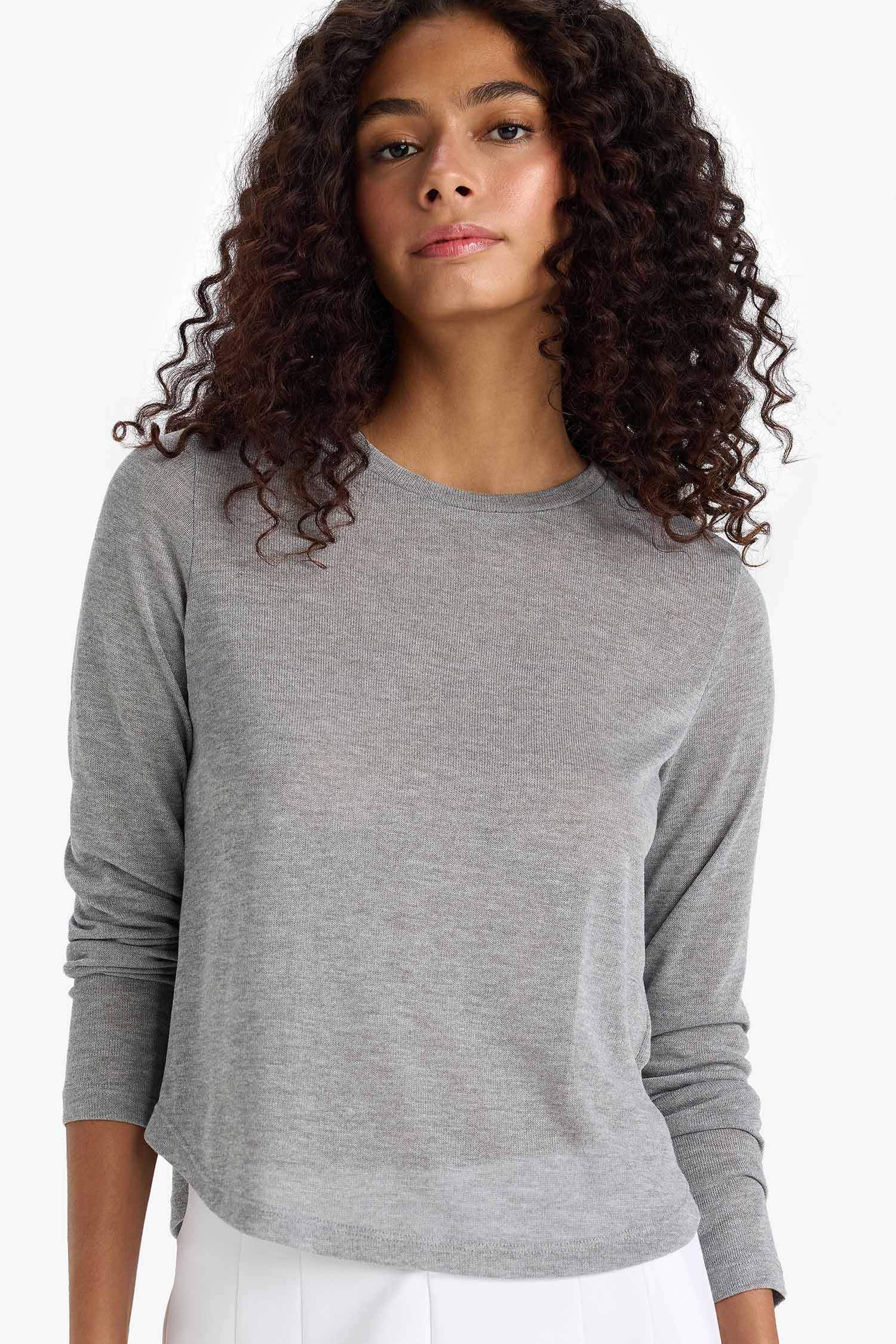 تيشيرت ردن طويل قصة عادية بياخة مستديرة