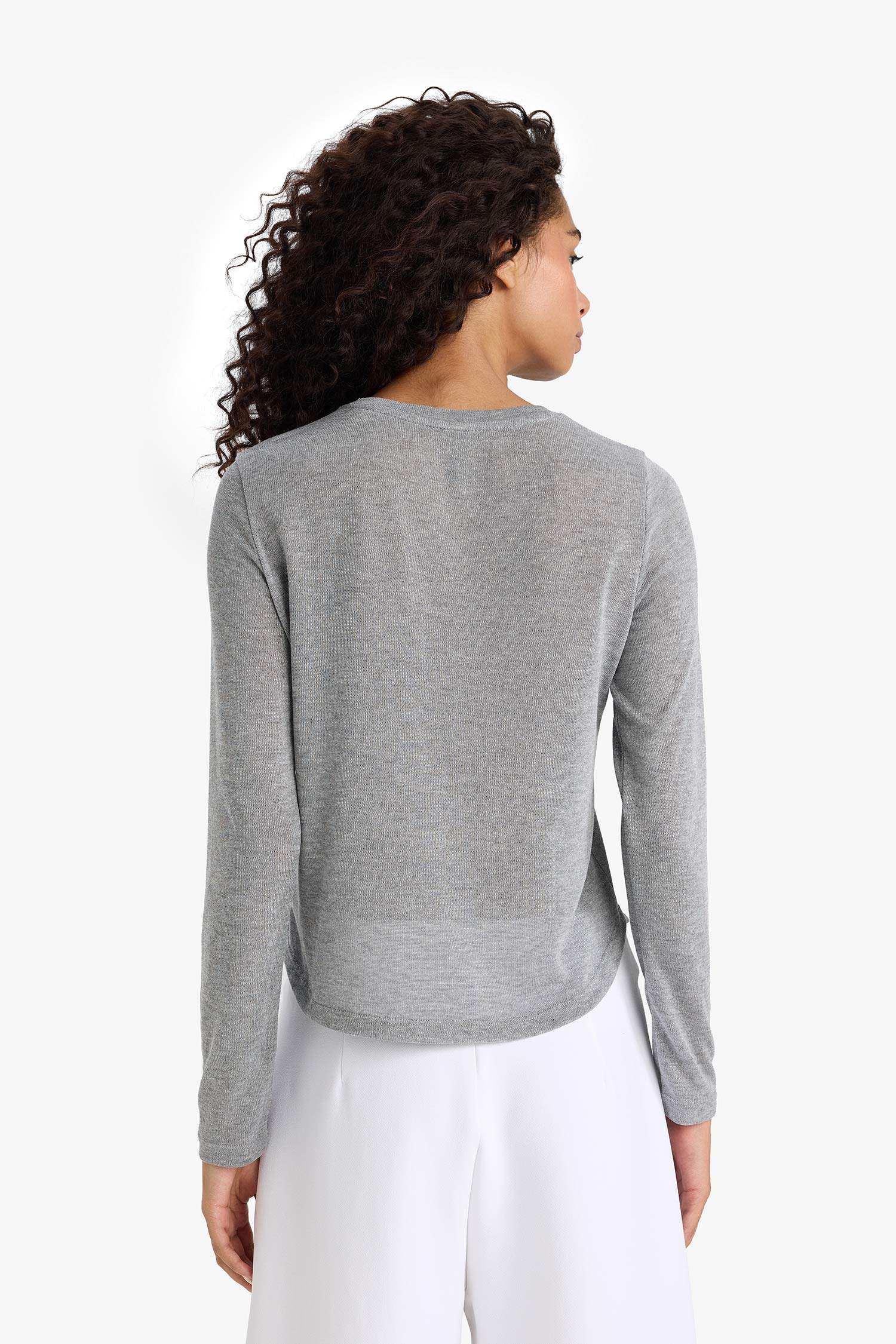 تيشيرت ردن طويل قصة عادية بياخة مستديرة