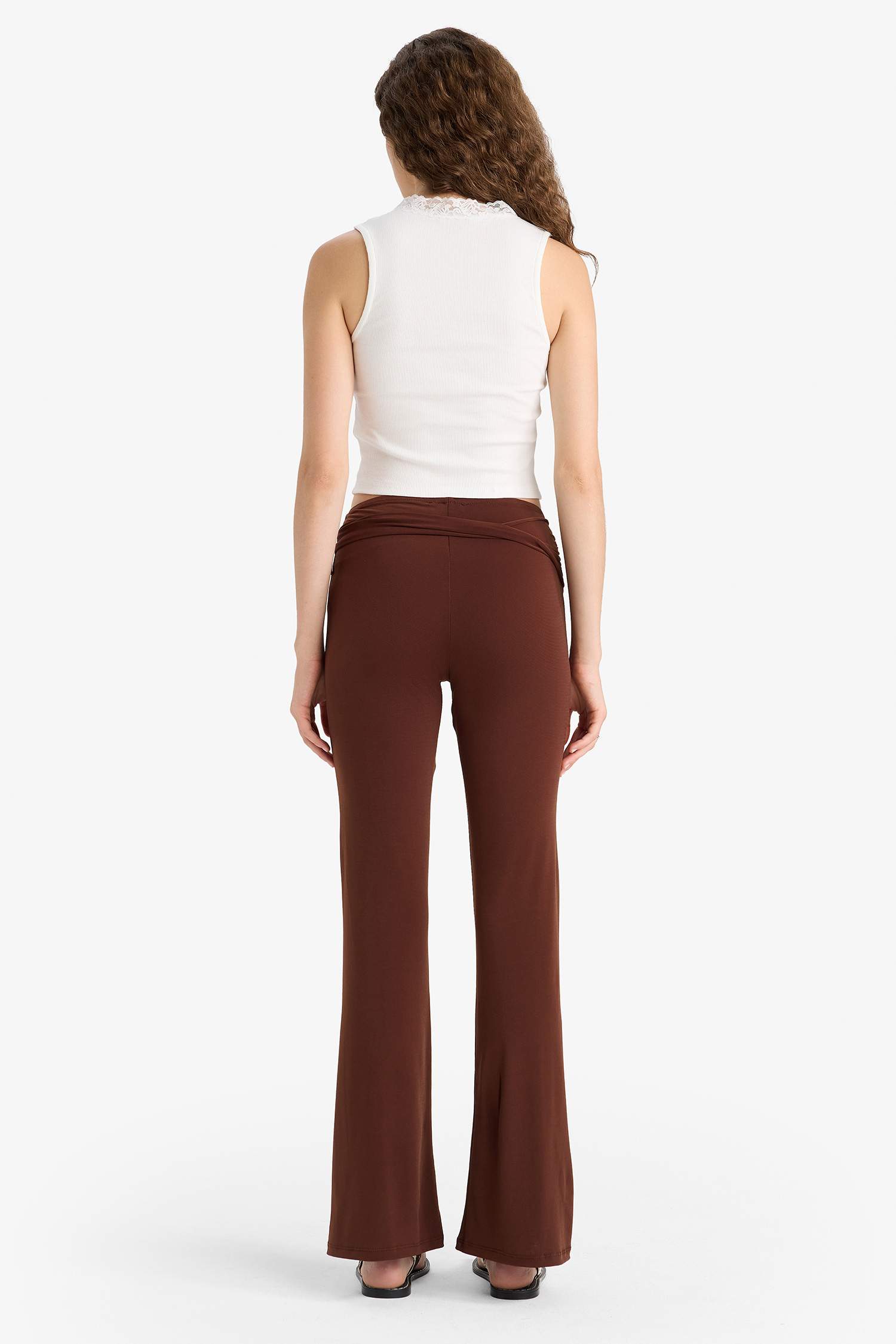 Flare Fit Normal Bel Bağlamalı Standart Boy Pantolon