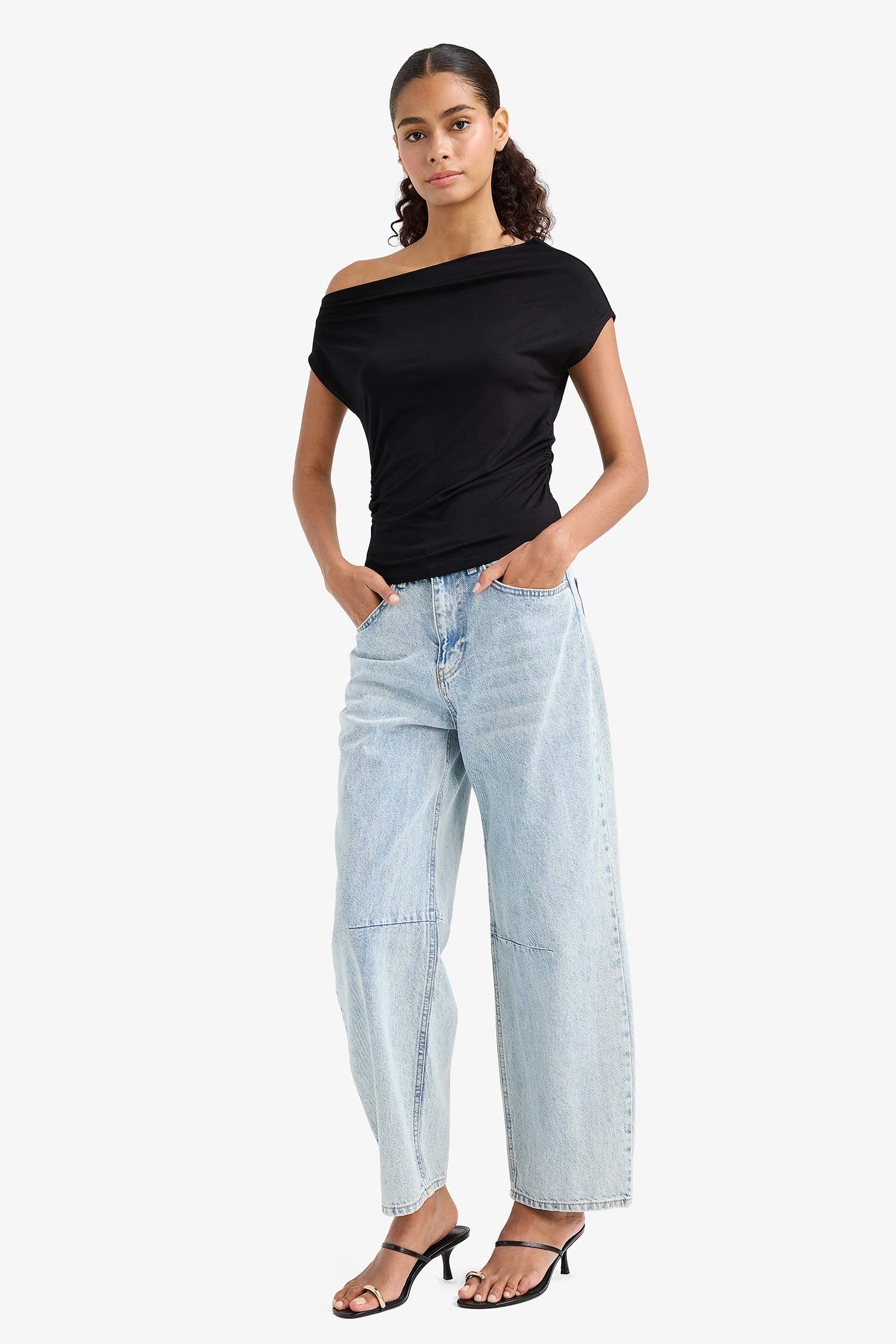 Slim Fit Dar Kesim Tek Omuzlu Siyah Bluz