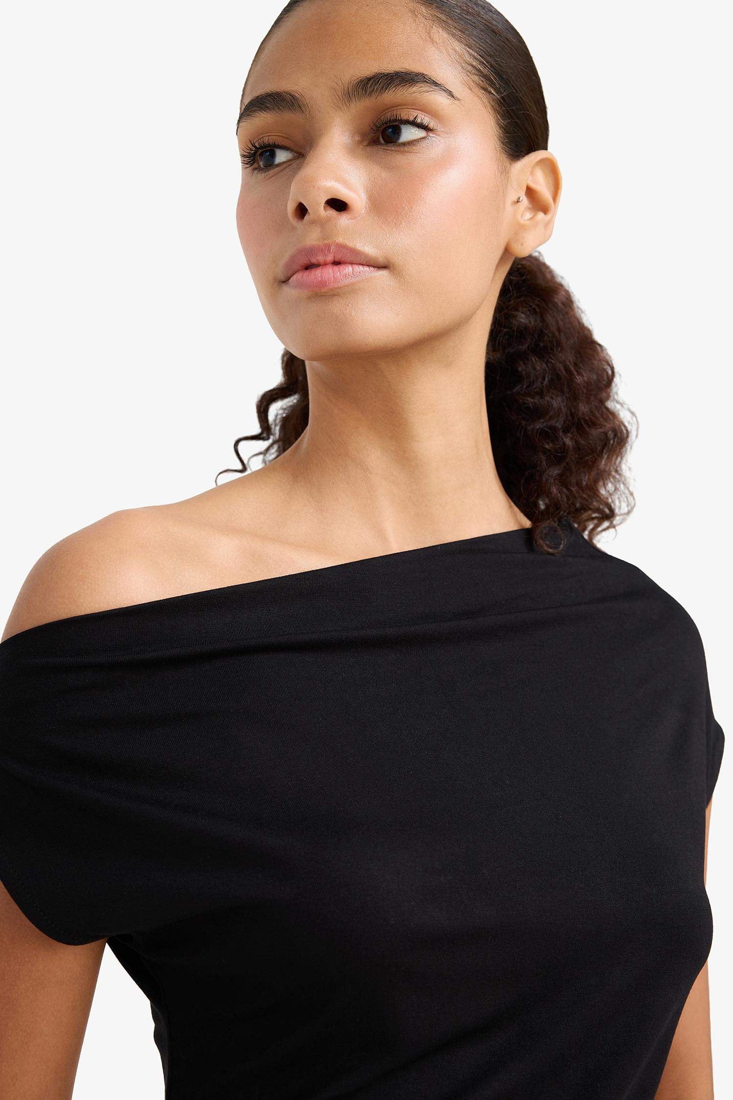 Slim Fit Dar Kesim Tek Omuzlu Siyah Bluz