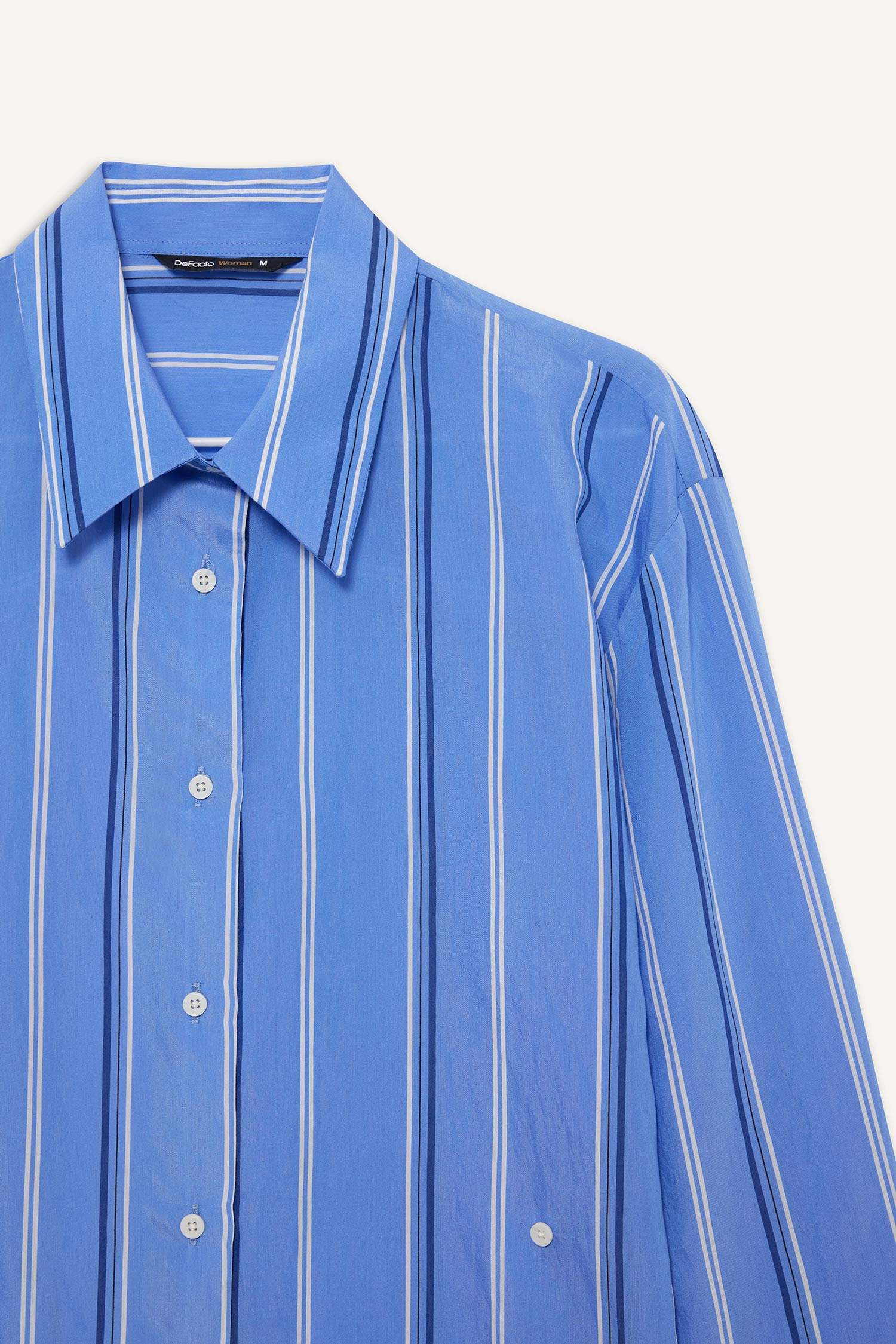 قميص مخطط كم طويل قصة عادية