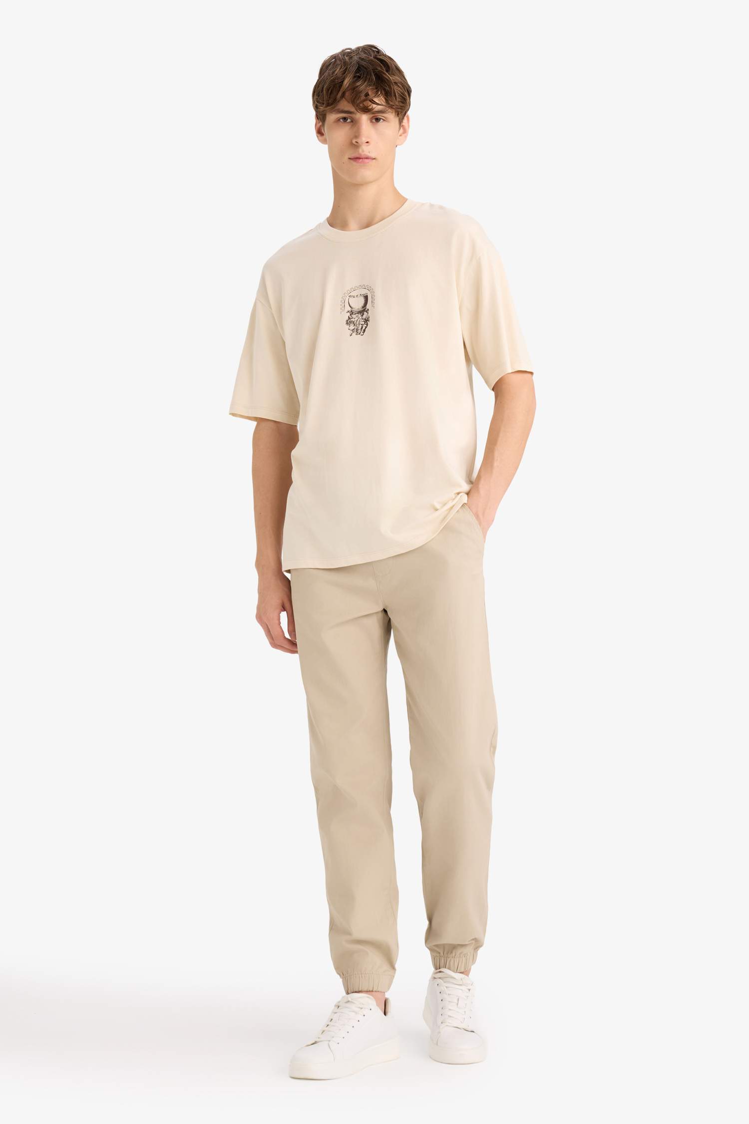 %100 Pamuk Boxy Fit Rahat Kesim Bisiklet Yaka Sırt Baskılı Kısa Kollu Tişört