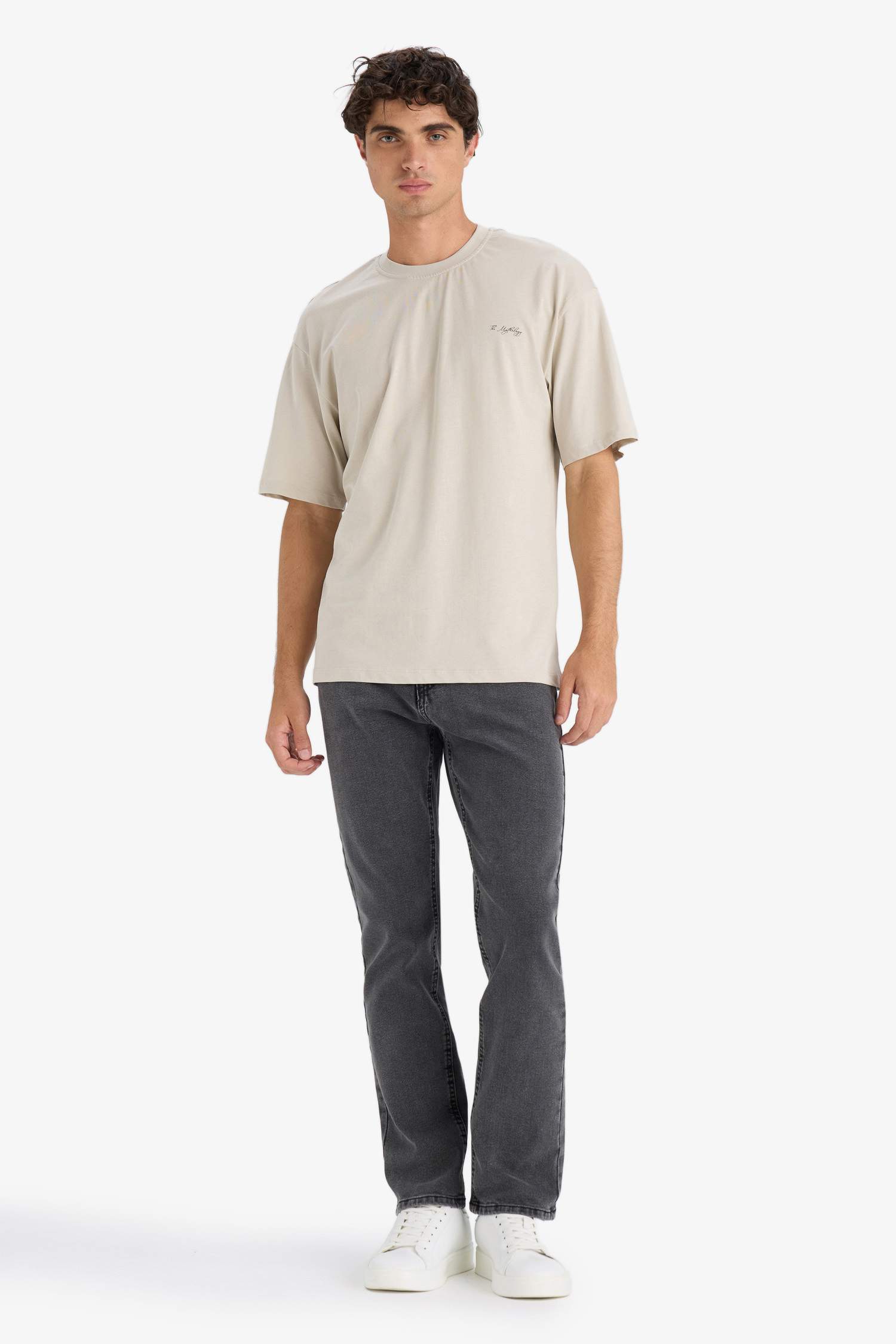 %100 Pamuk Boxy Fit Rahat Kesim Bisiklet Yaka Sırt Baskılı Kısa Kollu Tişört