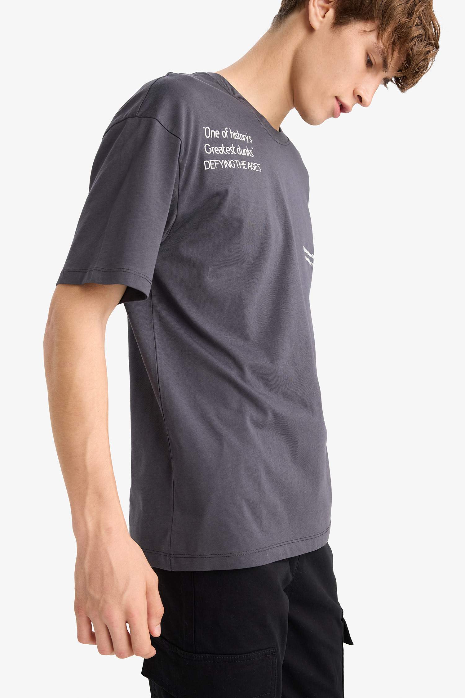 %100 Pamuk Boxy Fit Rahat Kesim Bisiklet Yaka Sırt Baskılı Kısa Kollu Tişört 