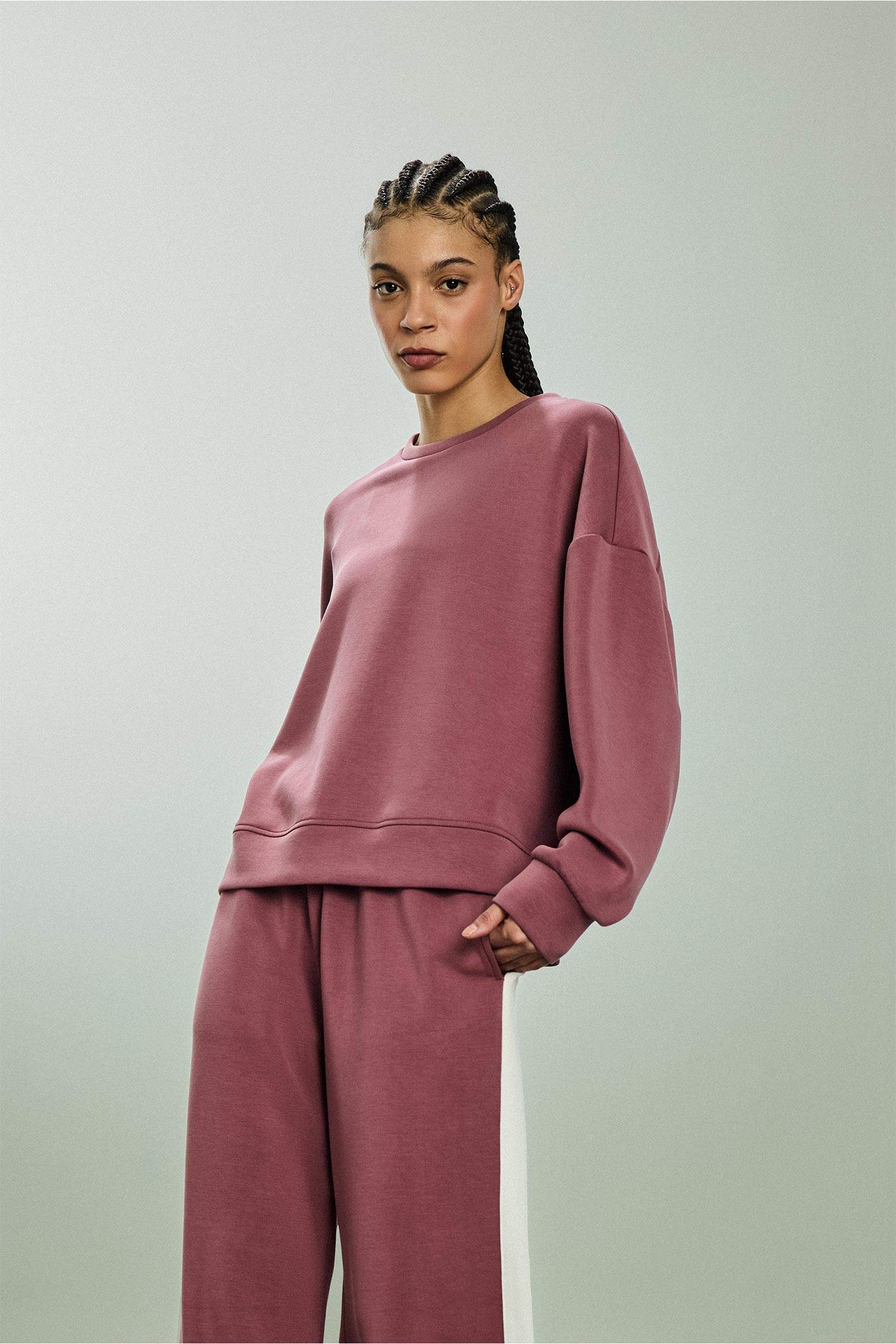 سويت شيرت برقبة مستديرة