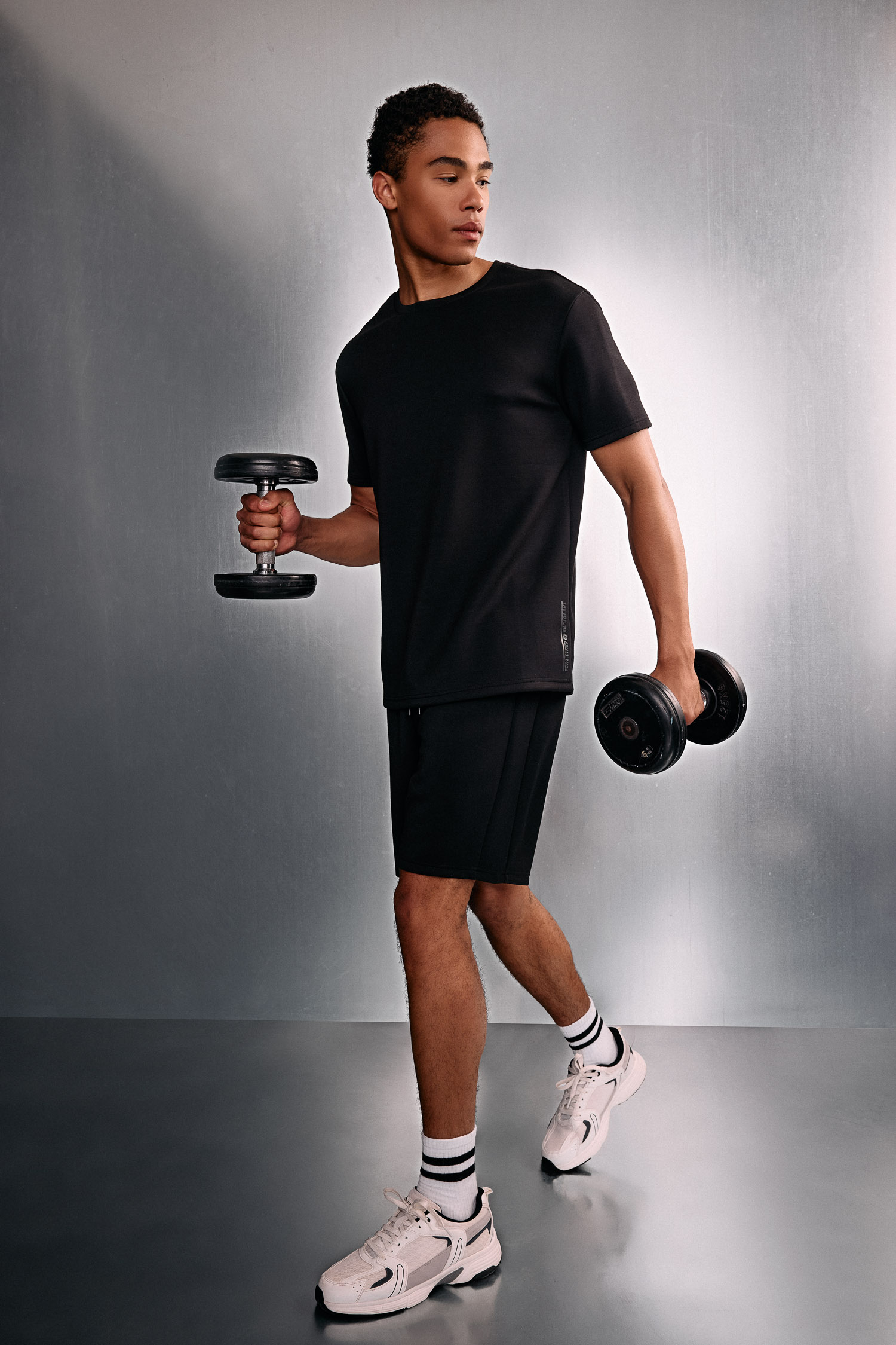 DeFacto Ultra Yumuşak Standart Fit Modal Sporcu Kısa Paça Şort görsel 2
