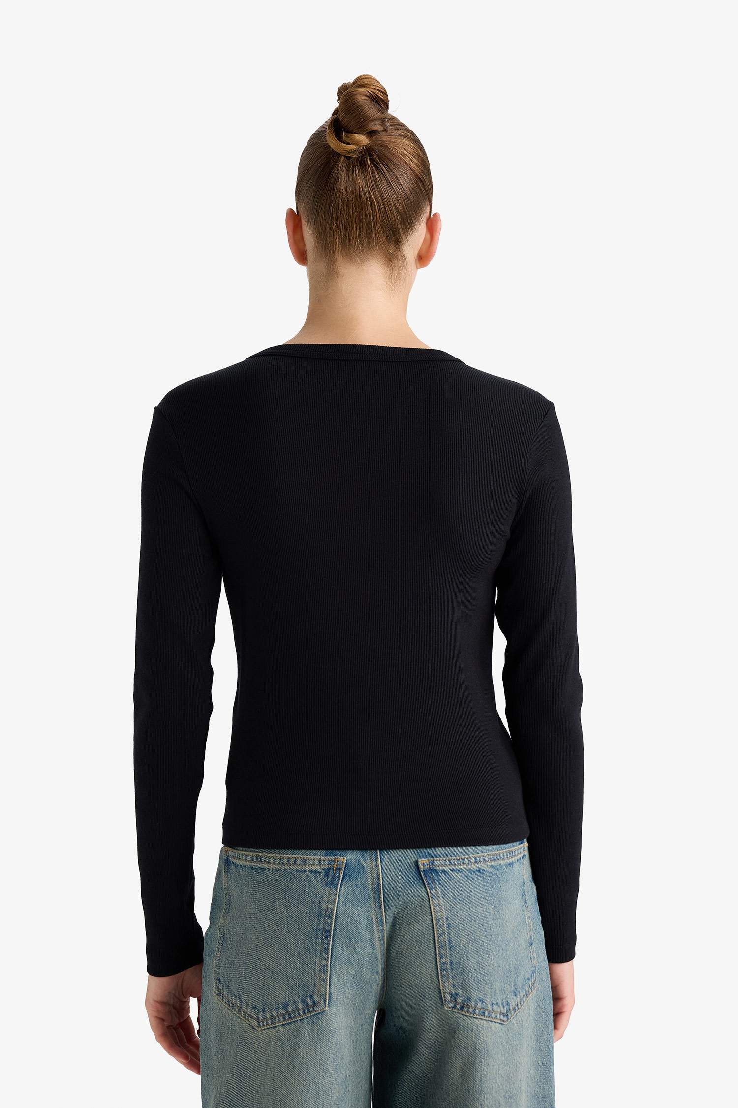 تيشيرت كم طويل سليم فيت مضلع