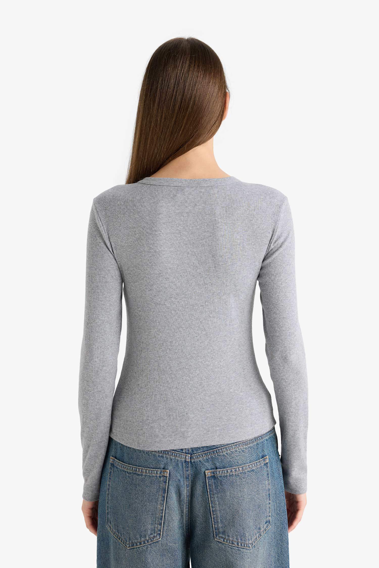 تيشيرت كم طويل سليم فيت مضلع برقبة مستديرة