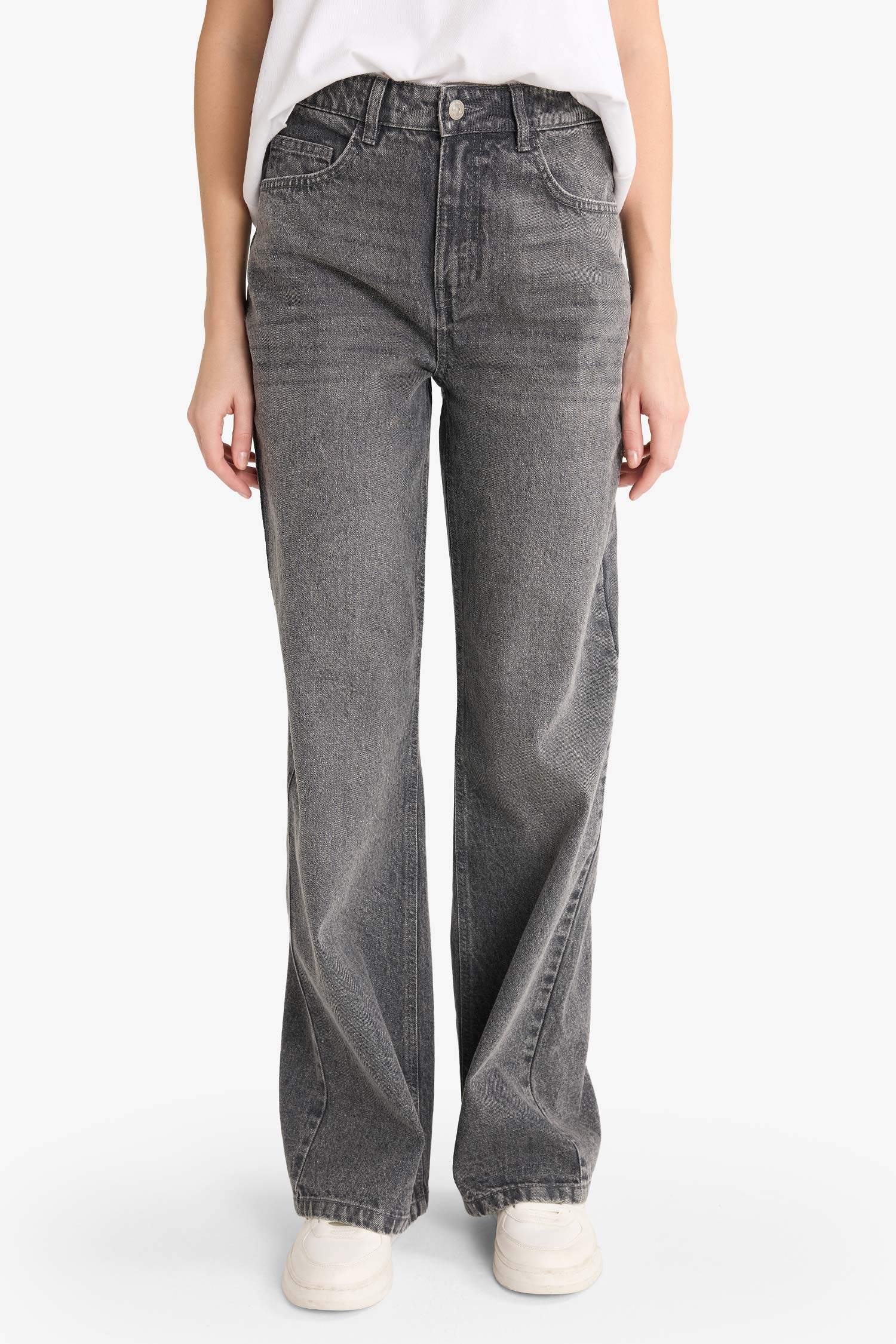 سروال جينز برجل عادي