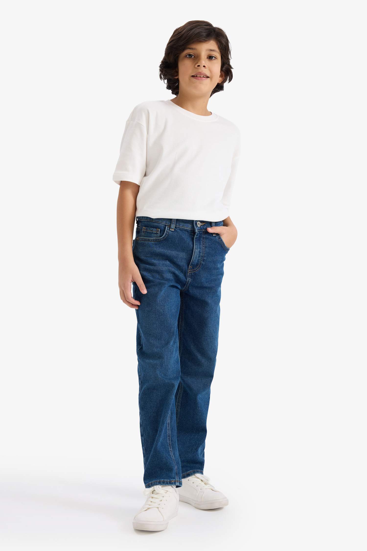 بنطلون جينز اولادي قصة مستقيمة ورجل عادية