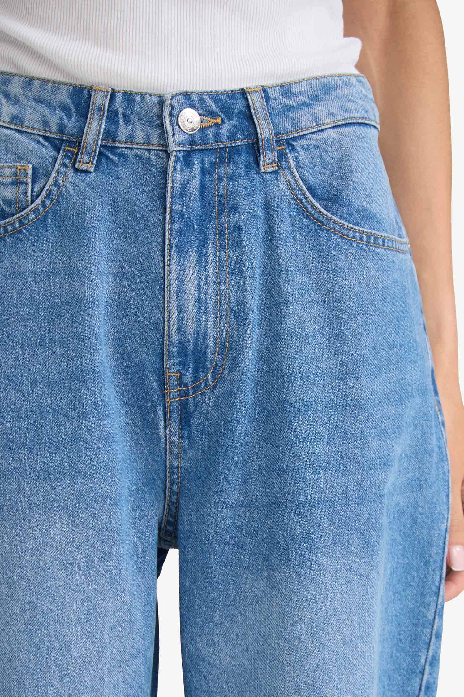 Jean taille haute jambe droite Coupe barrel