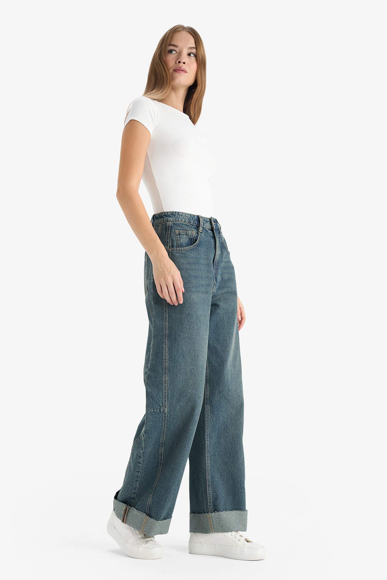 سروال جينز برجل عادي