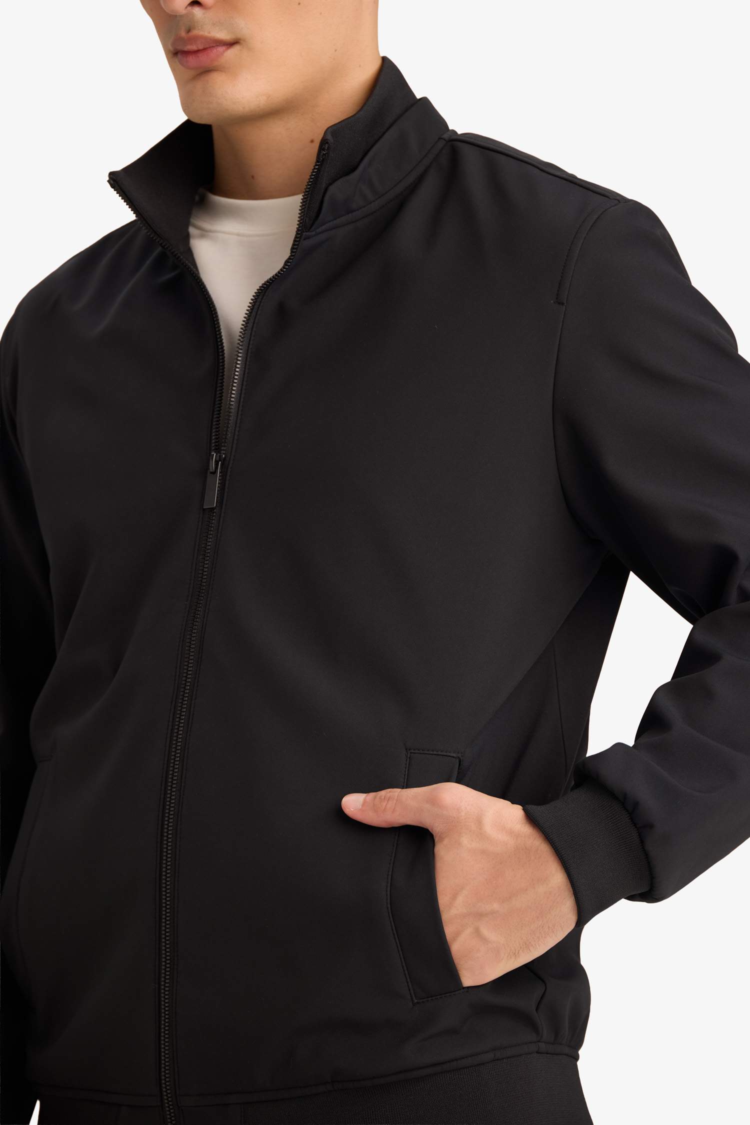 جاكيت قصة عادية بياخة عالية