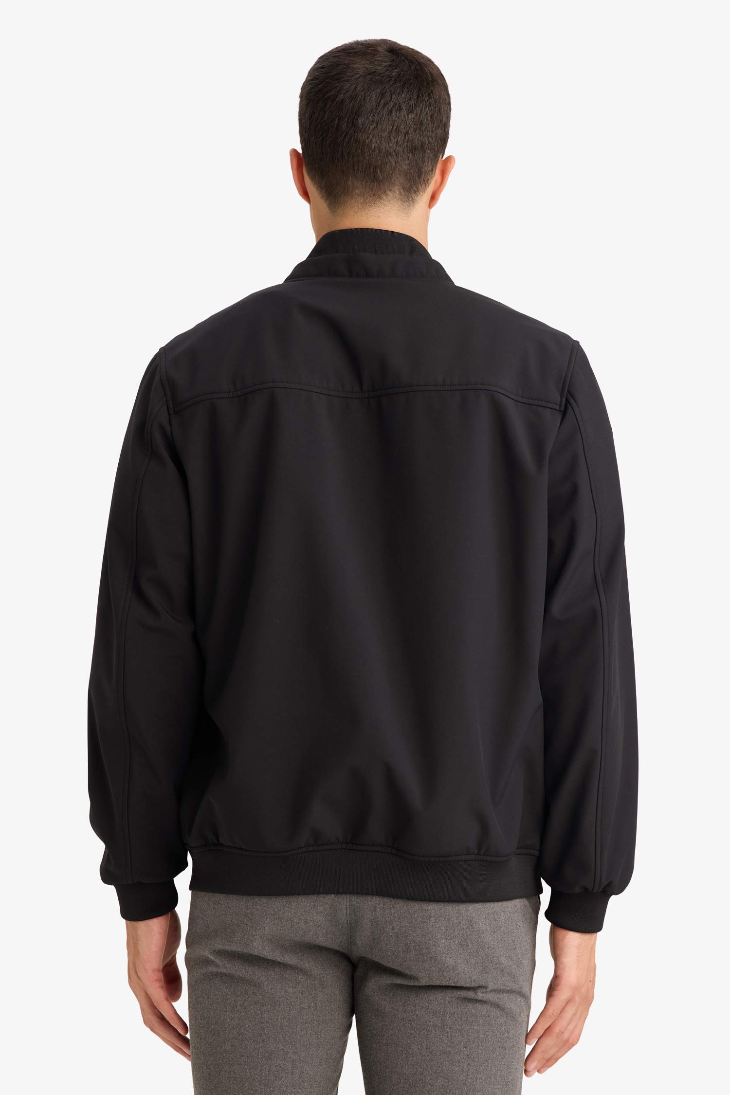 جاكيت قصة عادية بياخة عالية