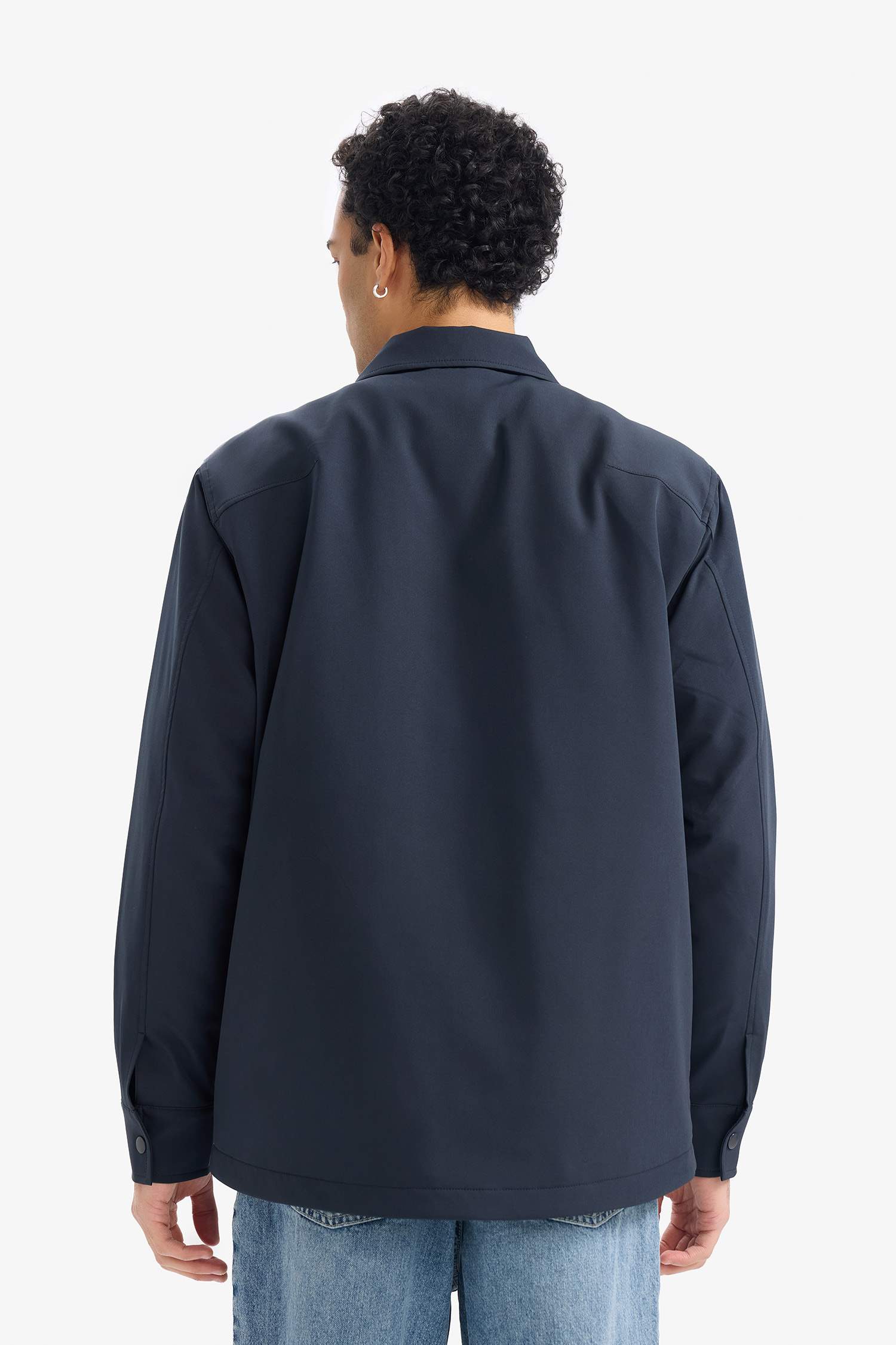 جاكيت وتر بروف قصة عادية بياقة بولو