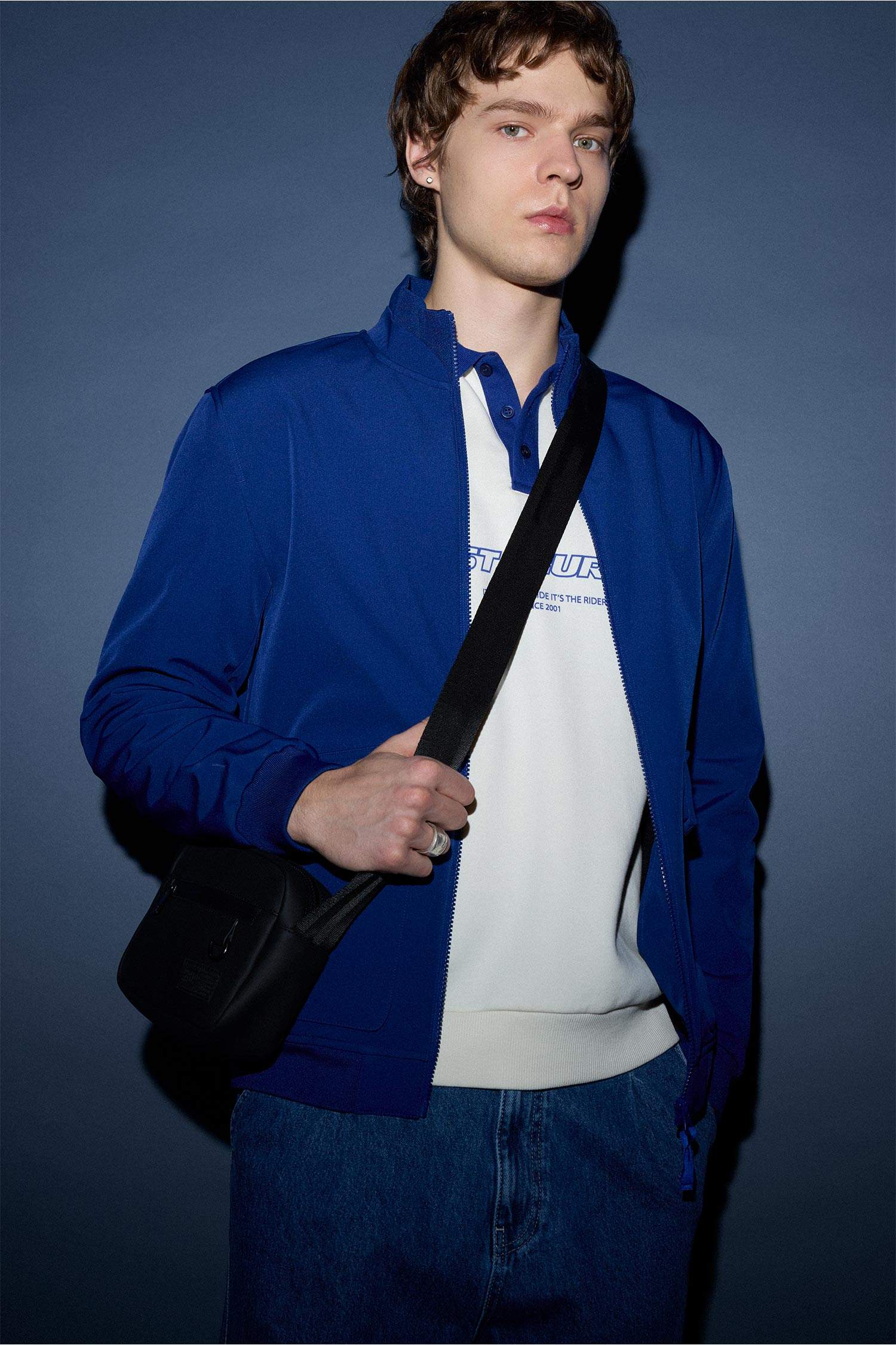 جاكيت أزرق خفيف قصة عادية بياقة كوليج بجيوب