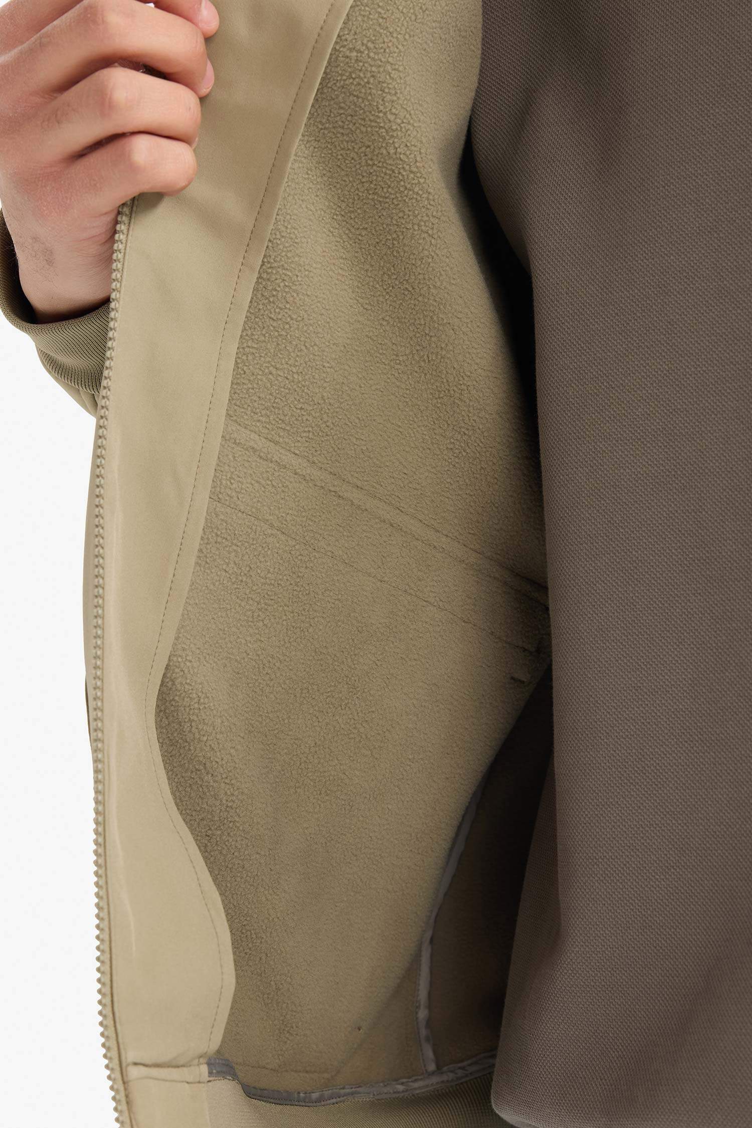 جاكيت خفيف قصة عادية بياقة كوليج بجيوب