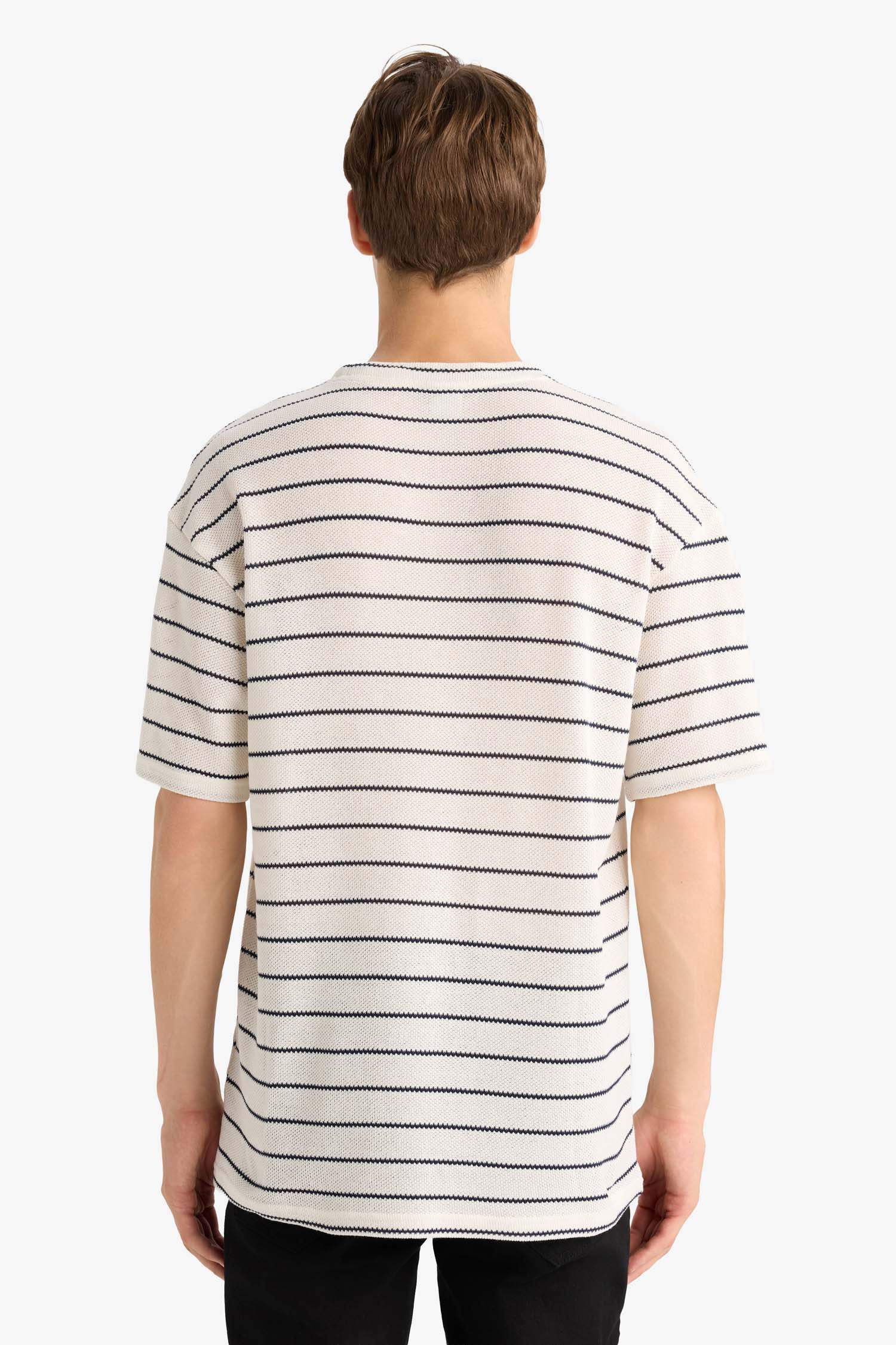 Boxy Fit Rahat Kesim Bisiklet Yaka Çizgili Kısa Kollu Tişört