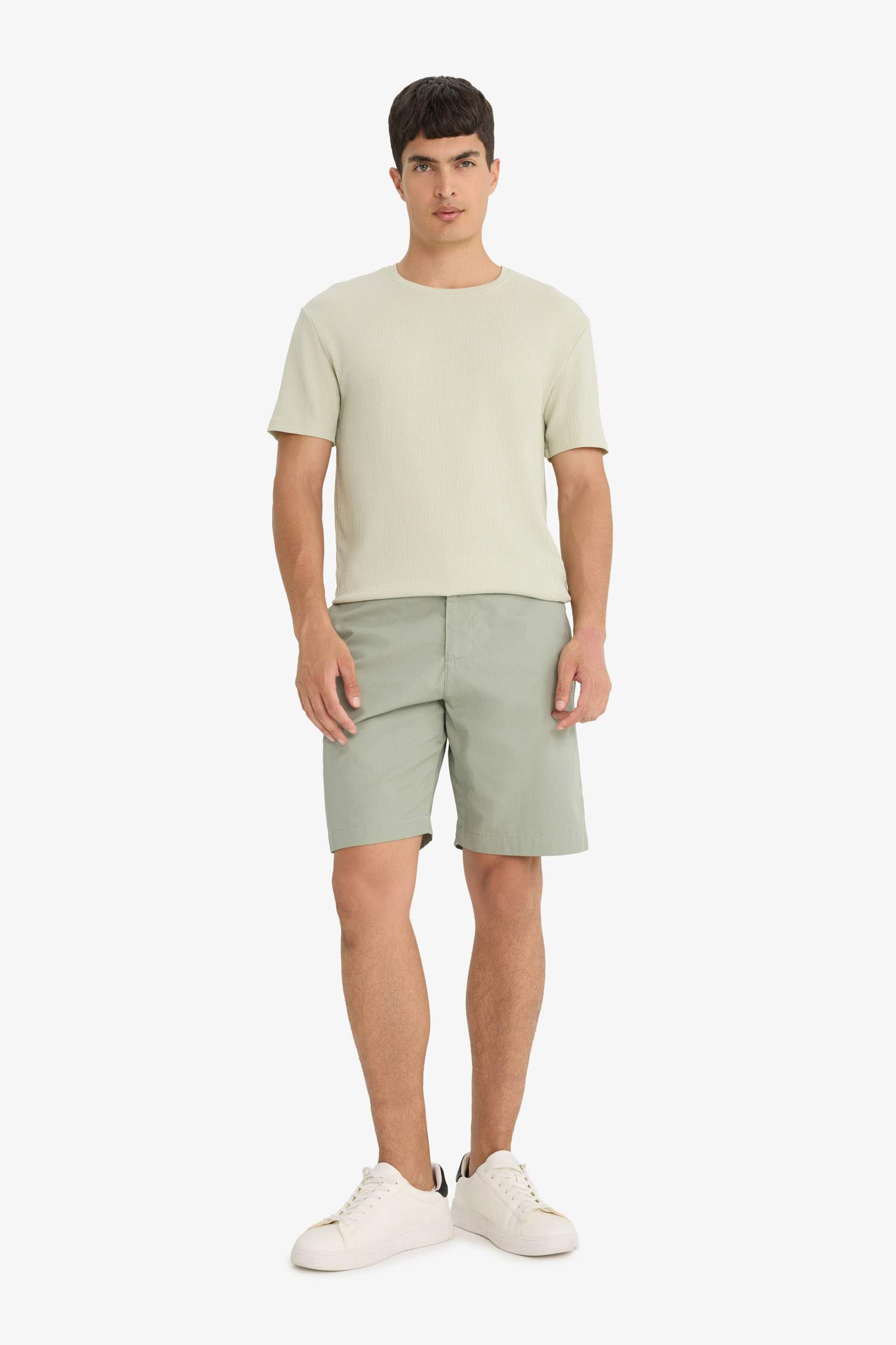 Regular Fit Bisiklet Yaka Dokulu Kısa Kollu Tişört