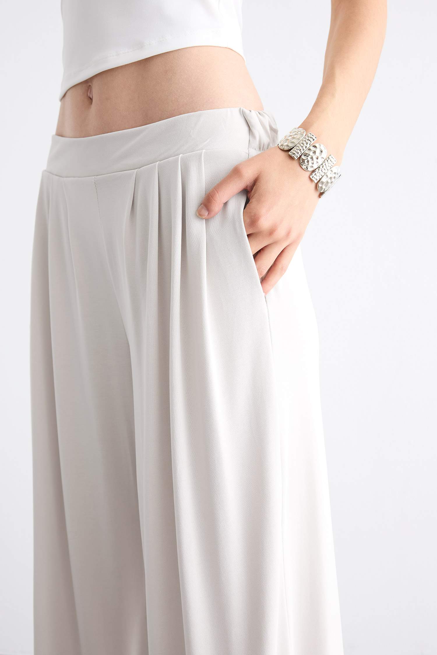 Beli Lastikli Geniş Paça Modal Pantolon