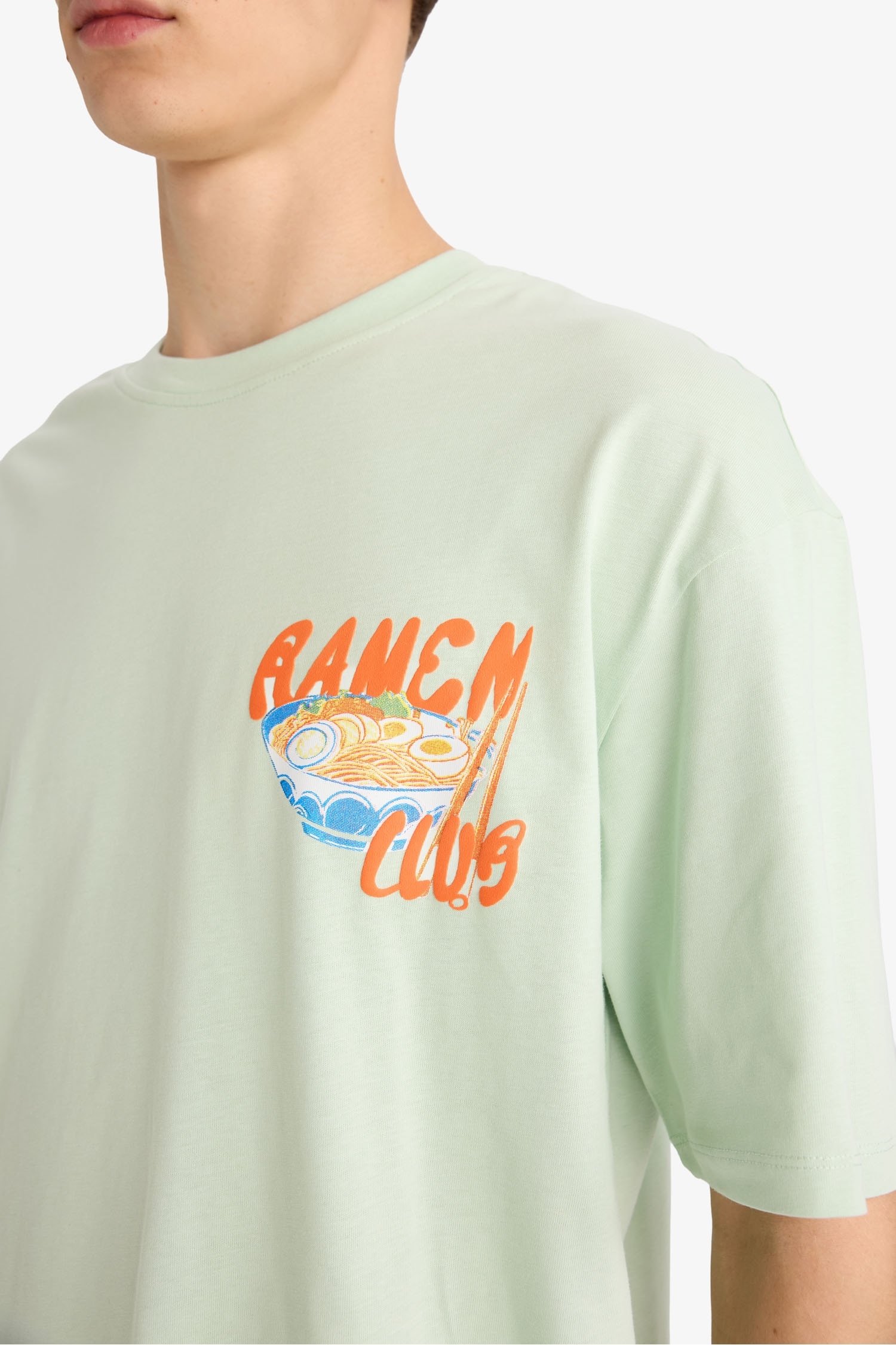 Boxy Fit Bisiklet Yaka Sırt Baskılı Kısa Kollu Tişört