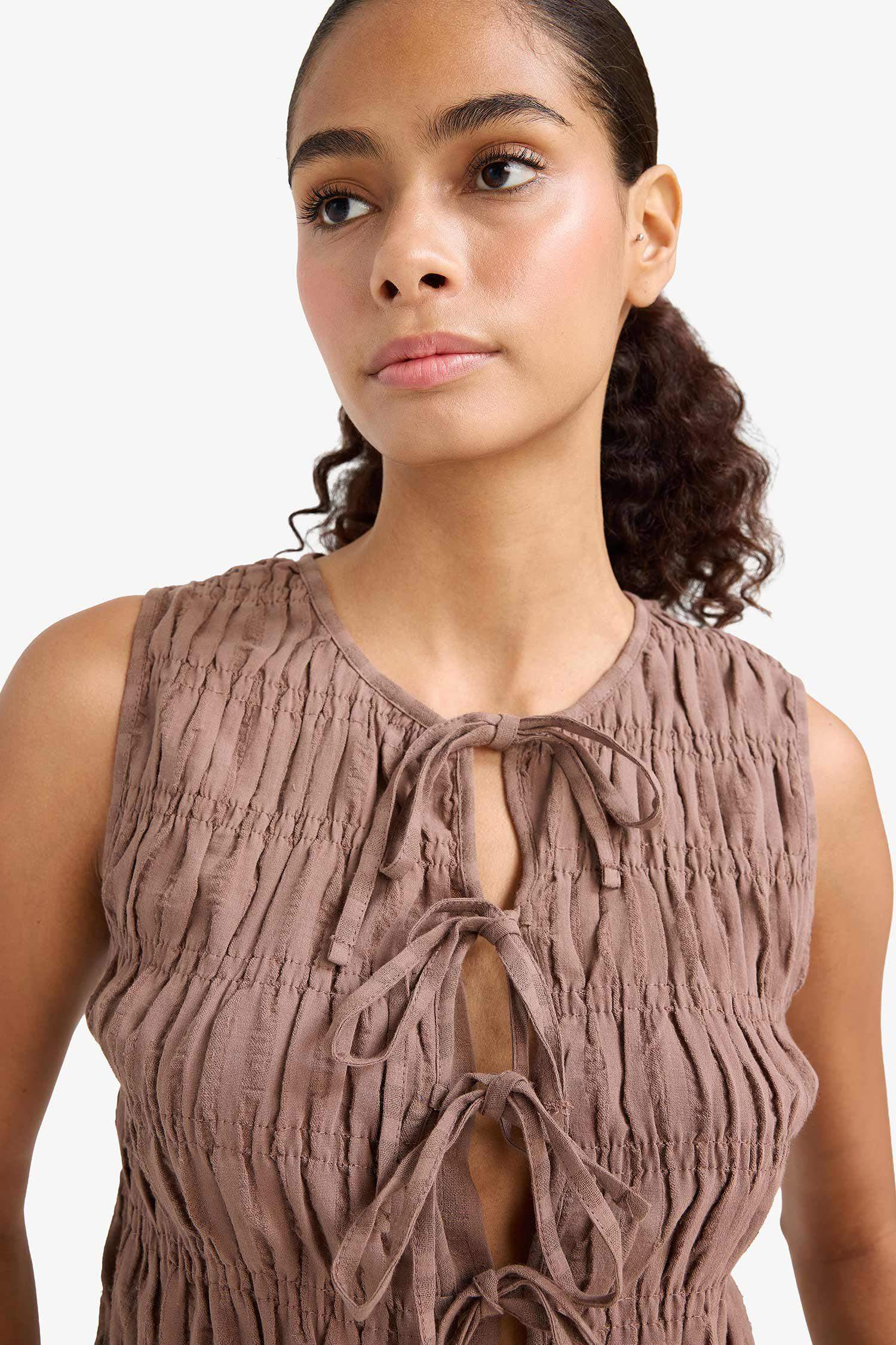 Slim Fit Crew Neck Tie Front Sleeveless Blouse