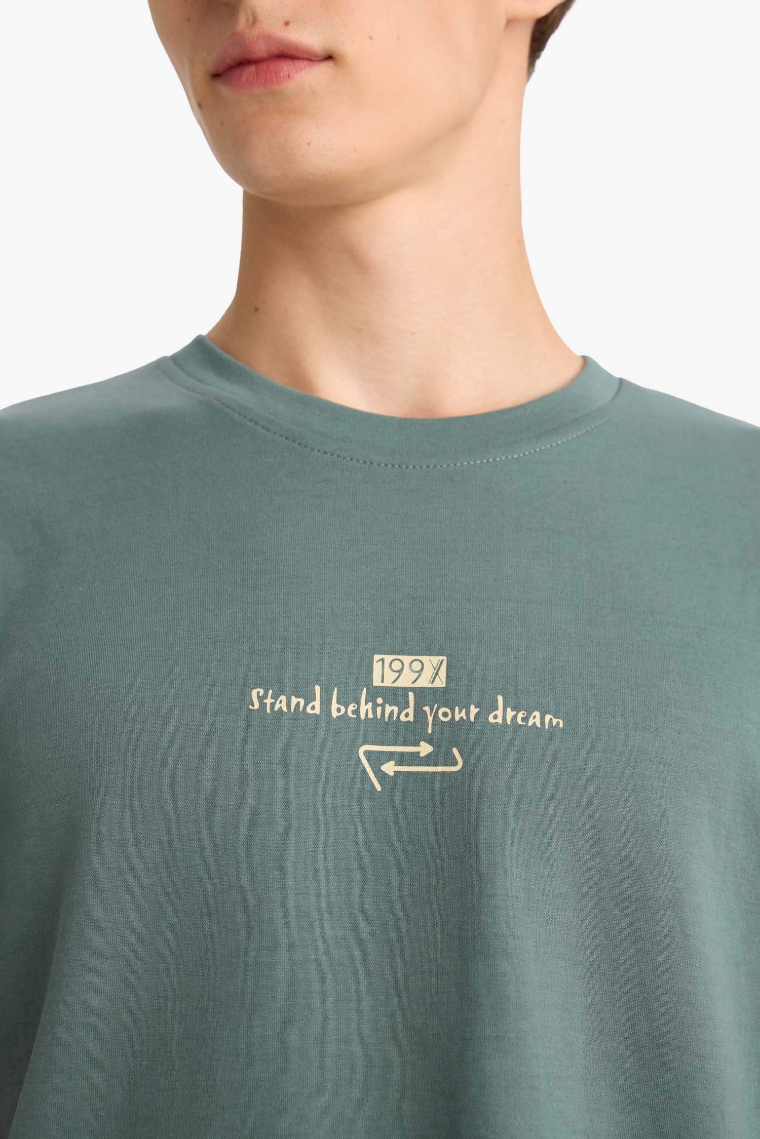 تيشيرت نص ردن اوفر سايز بياخة مستديرة